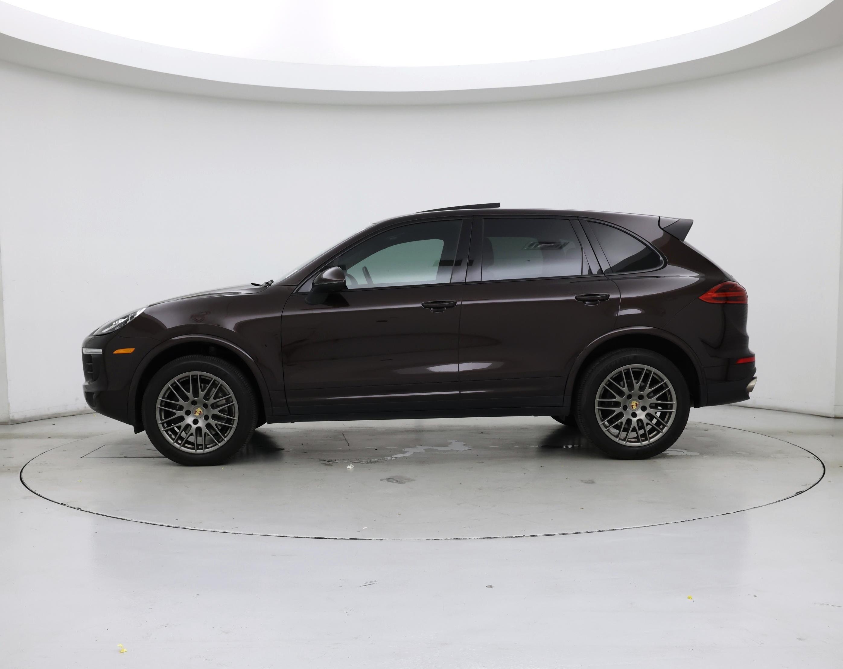 Thumbnail: 2017 Porsche Cayenne - 3