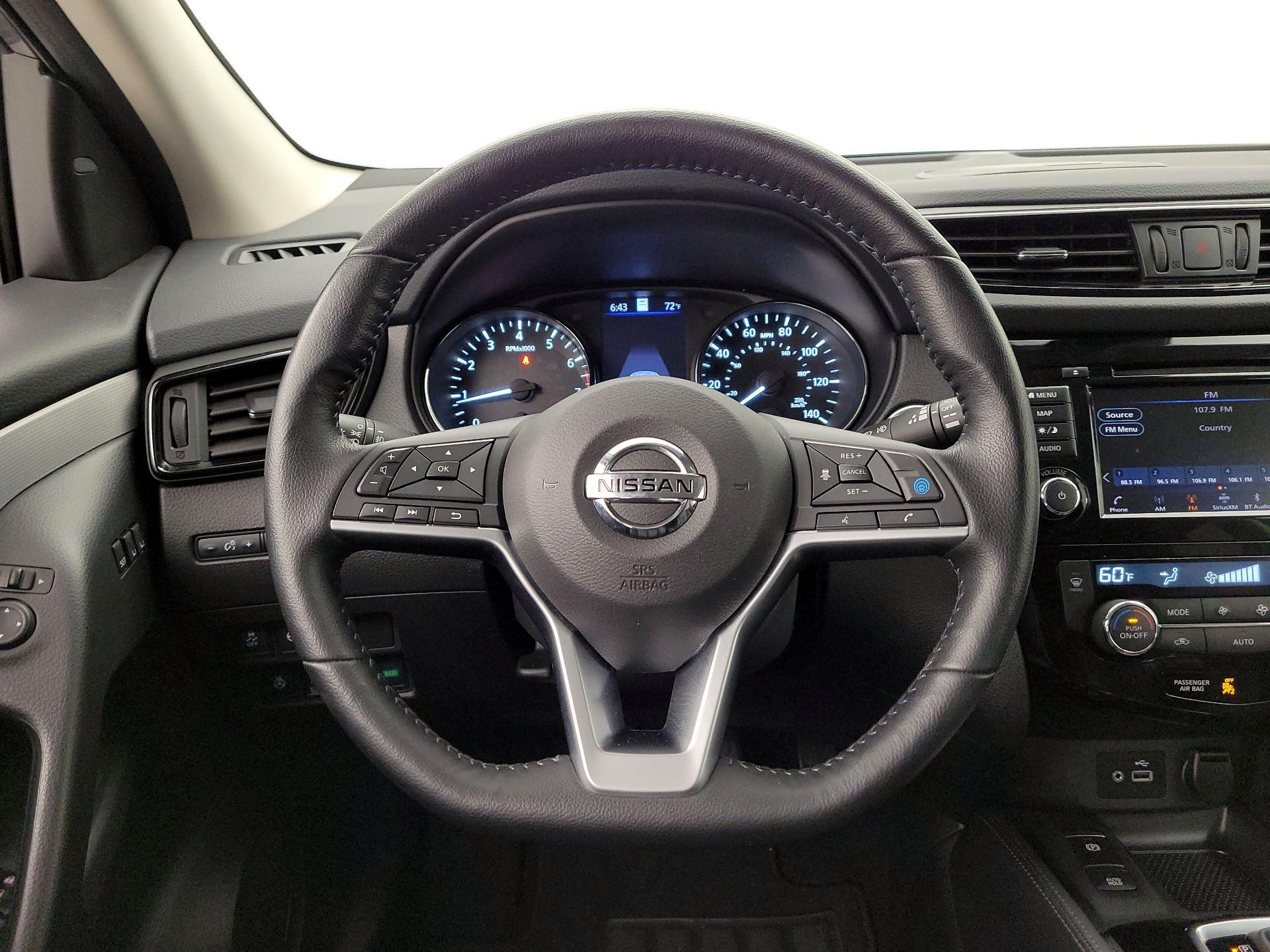 Thumbnail: 2020 Nissan Rogue Sport - 10