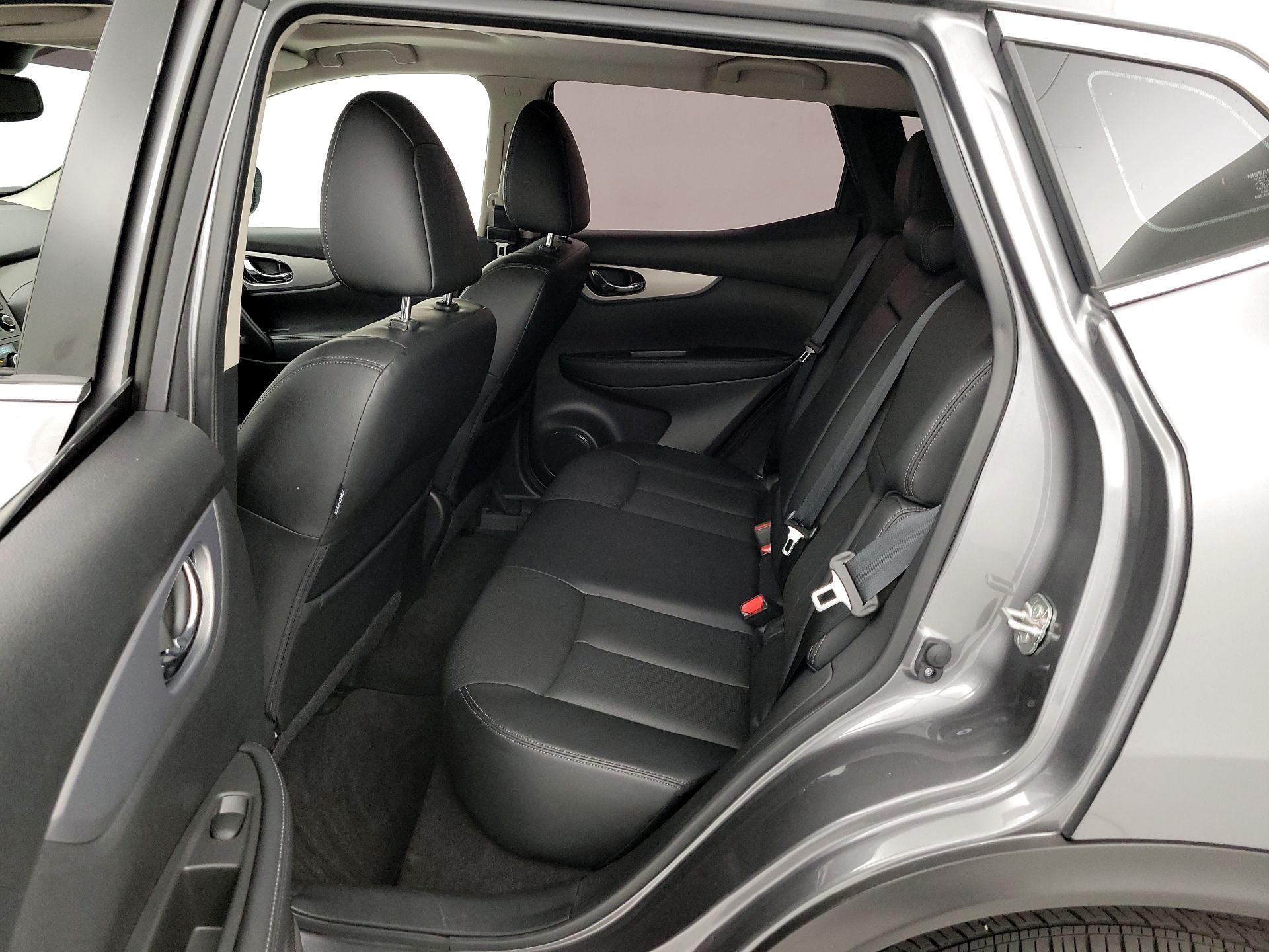 Thumbnail: 2020 Nissan Rogue Sport - 18