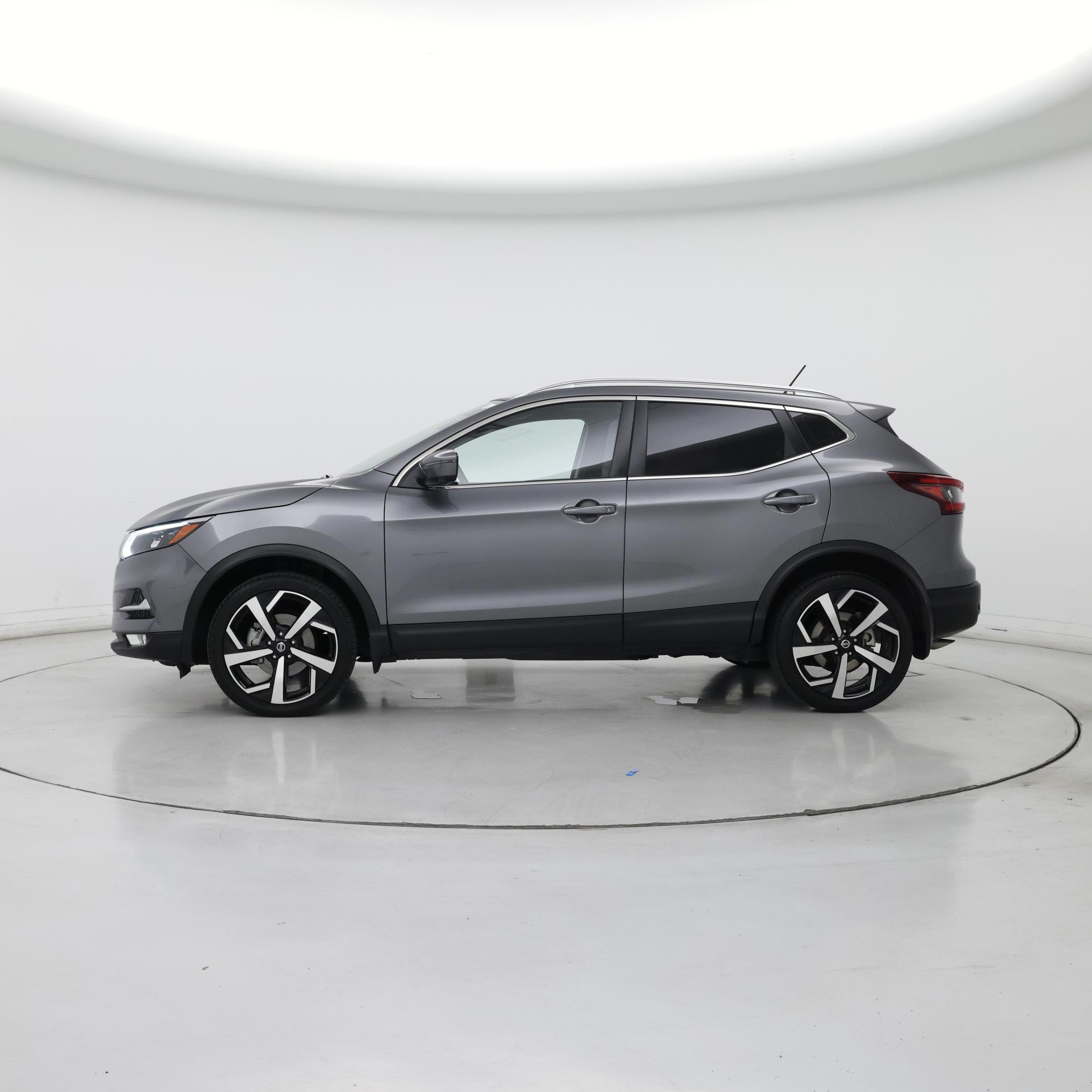 Thumbnail: 2020 Nissan Rogue Sport - 3