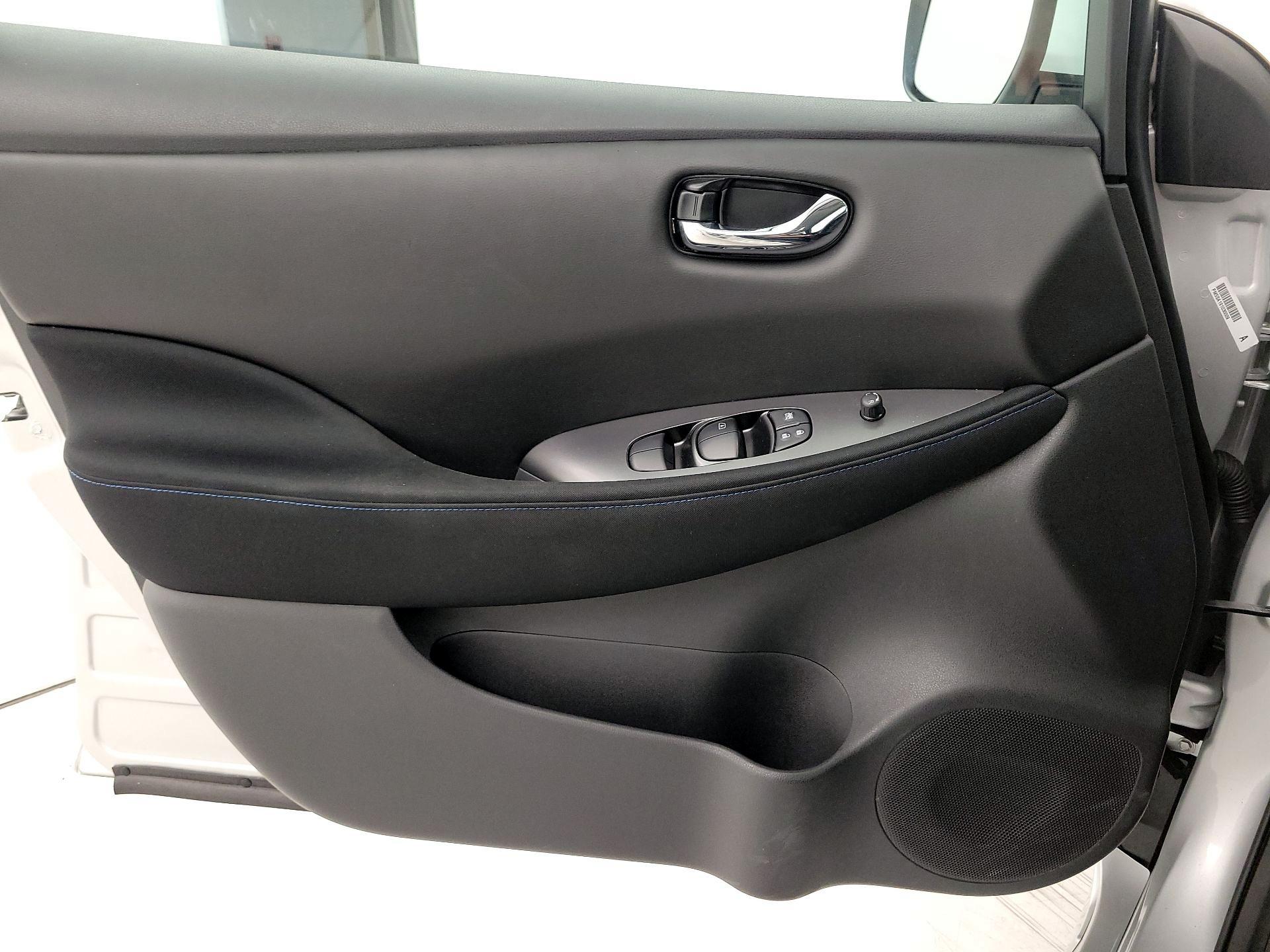 Thumbnail: 2019 Nissan Leaf - 12