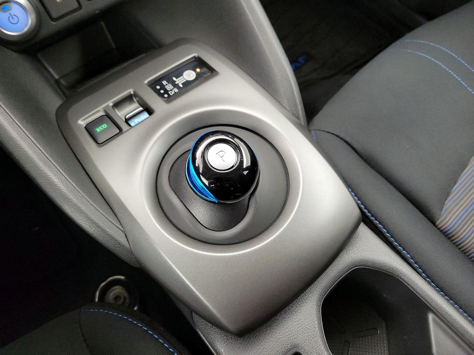 Thumbnail: 2019 Nissan Leaf - 17