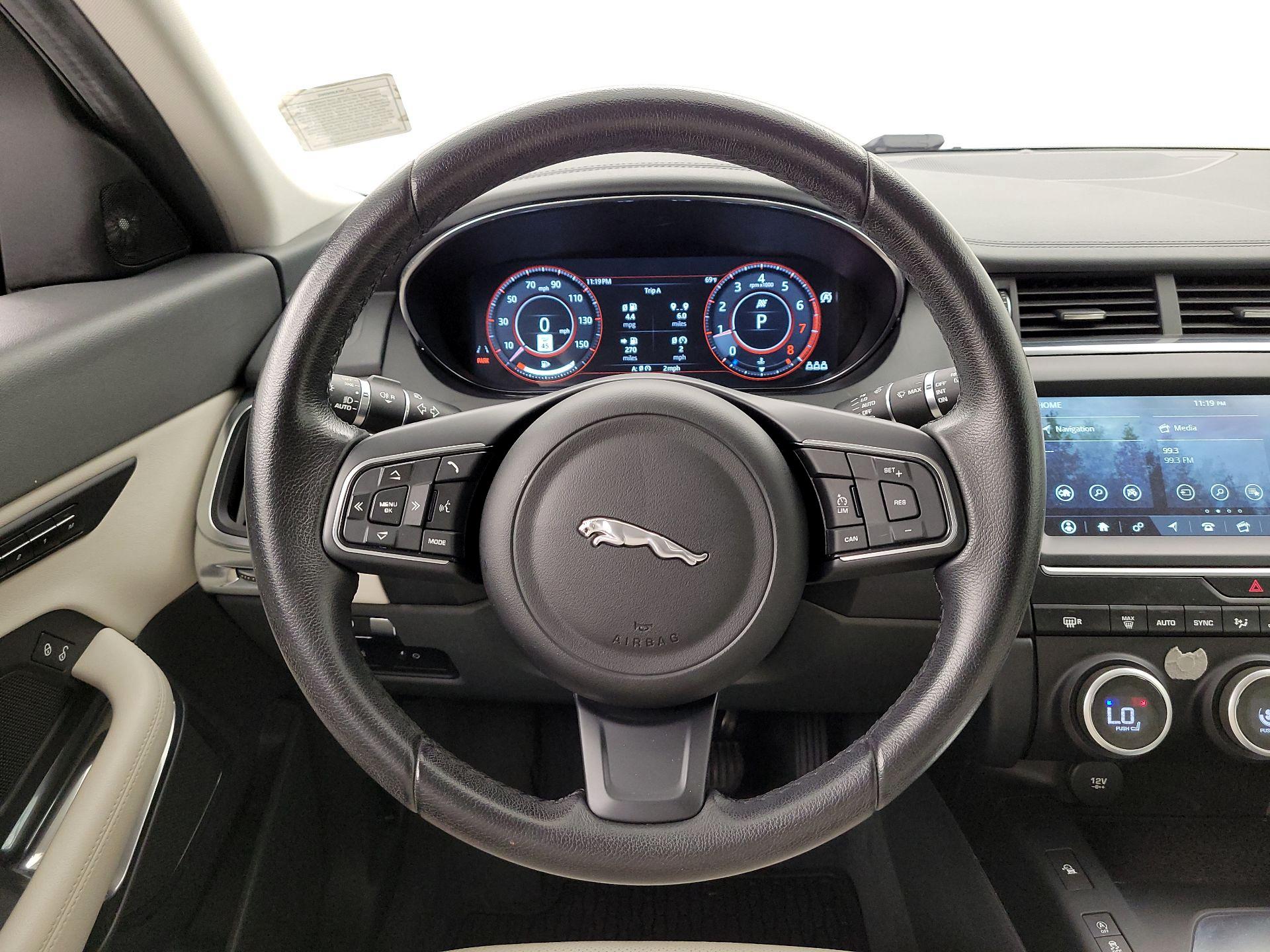 Thumbnail: 2020 Jaguar E-Pace - 10
