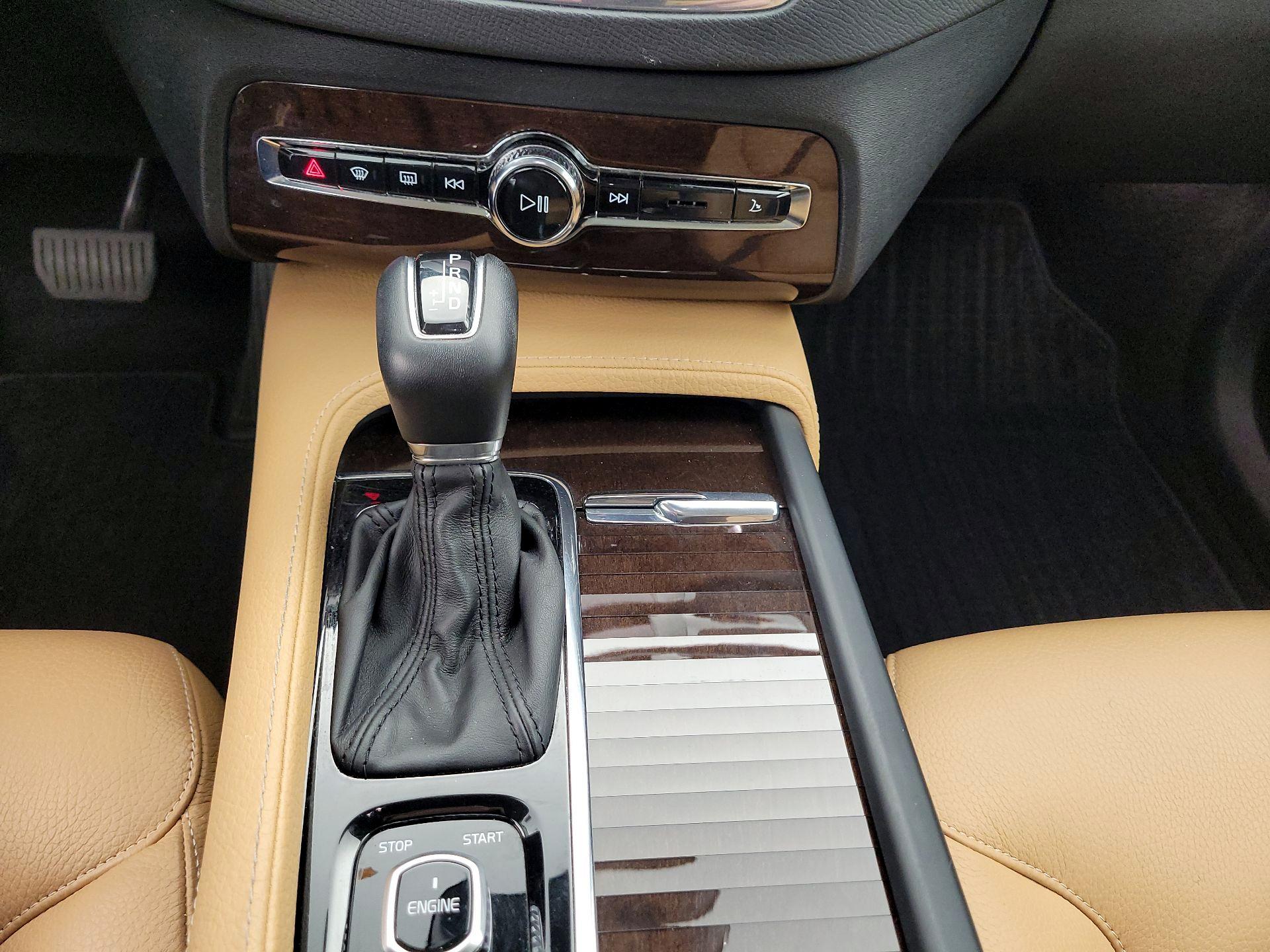 Thumbnail: 2016 Volvo XC90 - 18