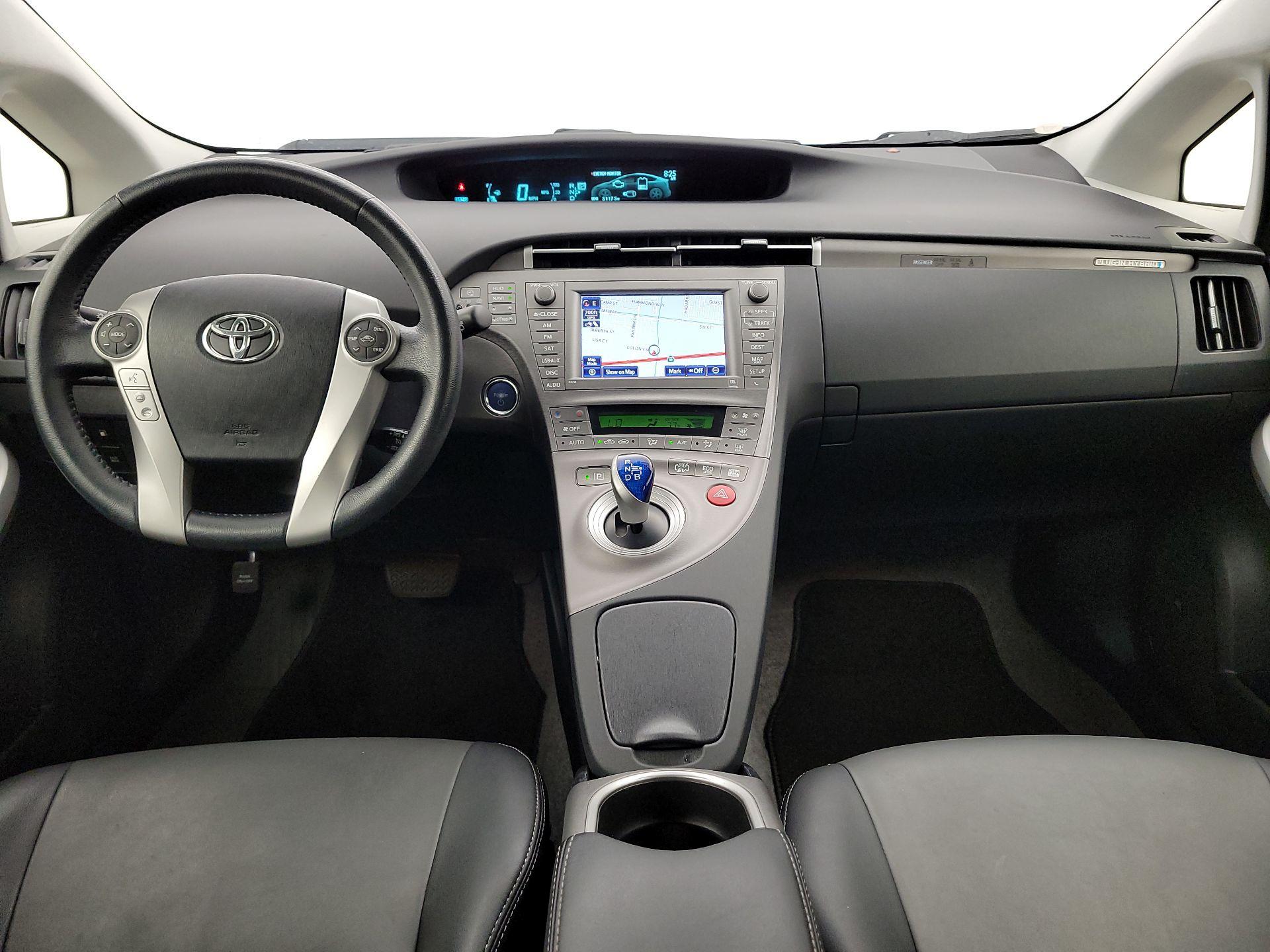 Thumbnail: 2015 Toyota Prius - 9