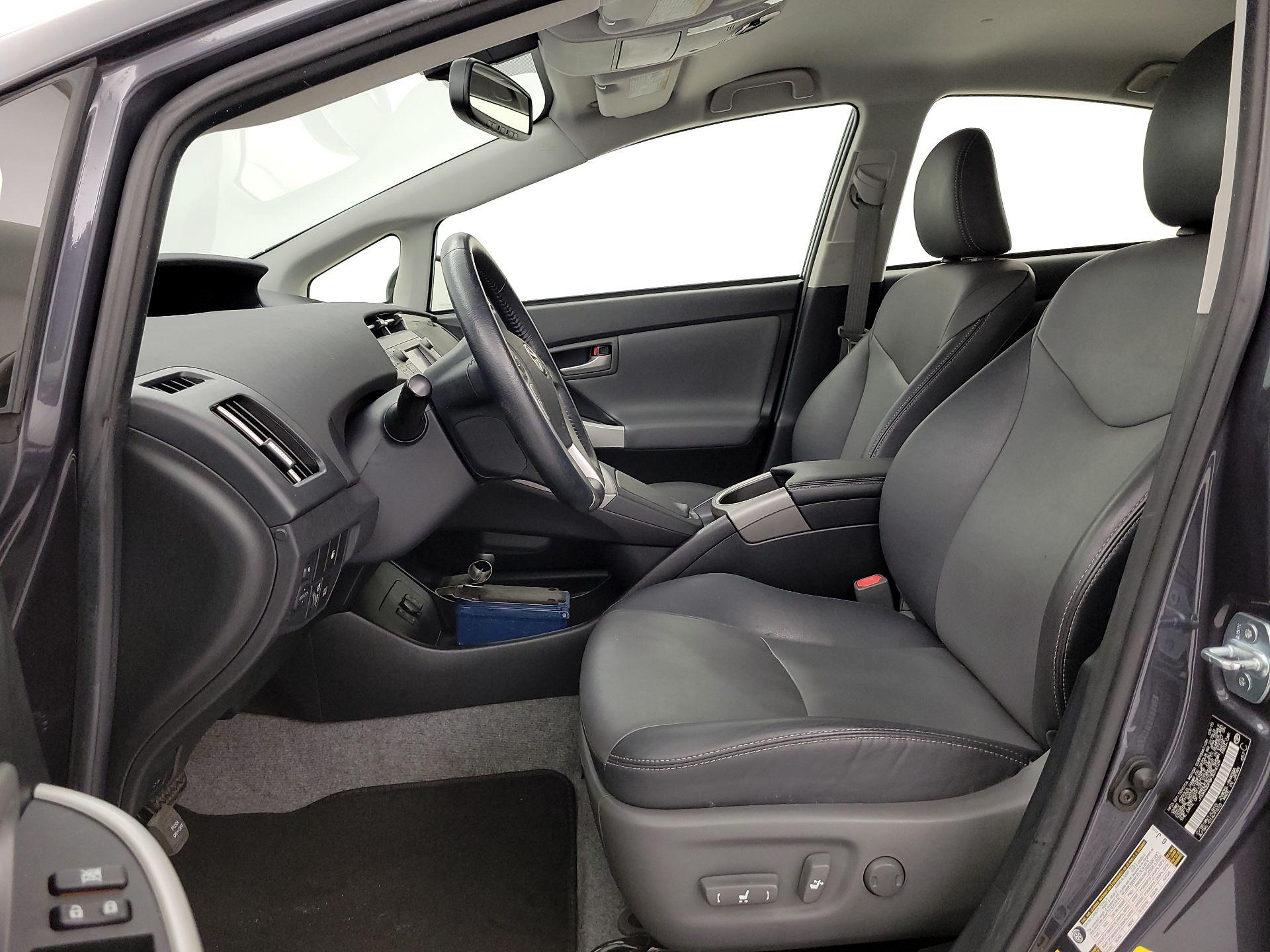 Thumbnail: 2015 Toyota Prius - 11