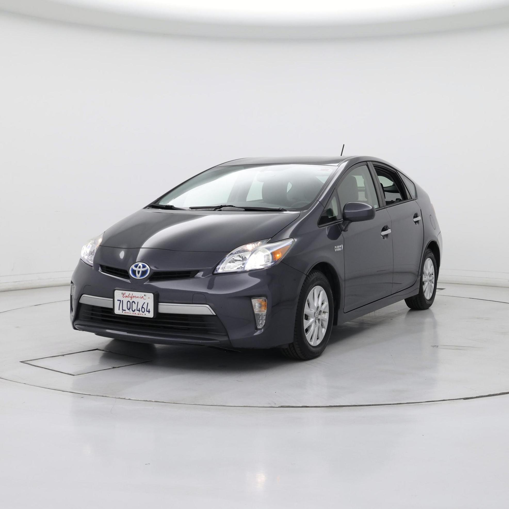 Thumbnail: 2015 Toyota Prius - 4