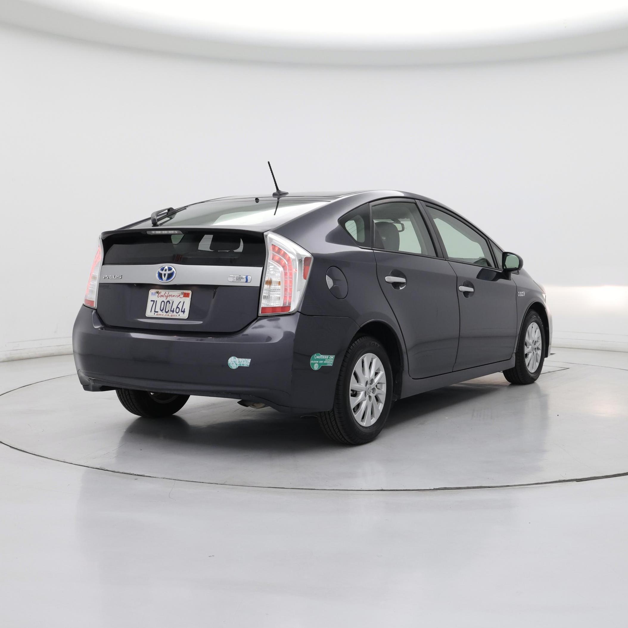Thumbnail: 2015 Toyota Prius - 8