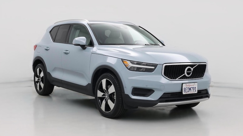 2019 Volvo XC40 T5 Momentum Hero Image