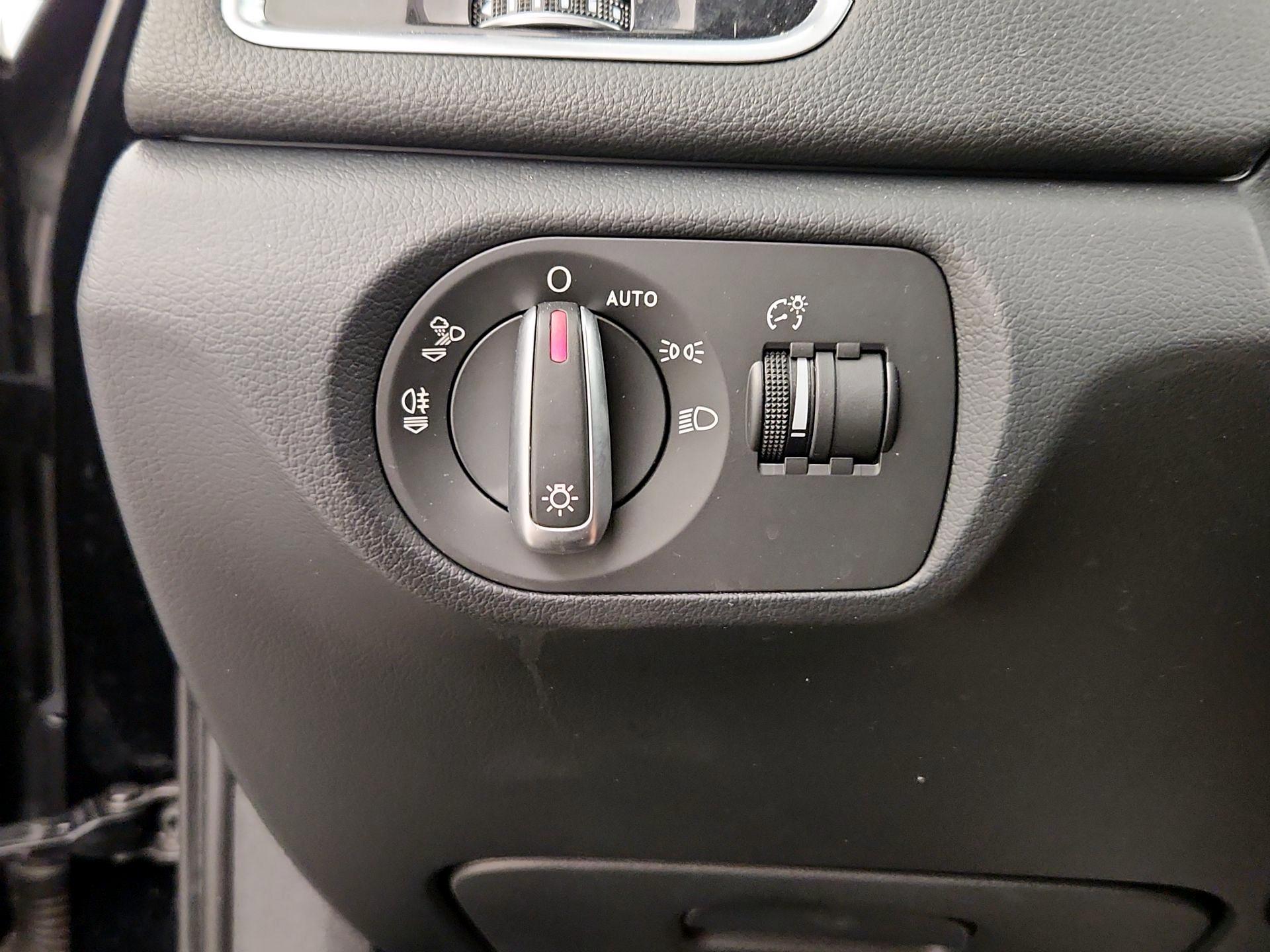 Thumbnail: 2016 Audi Q3 - 13