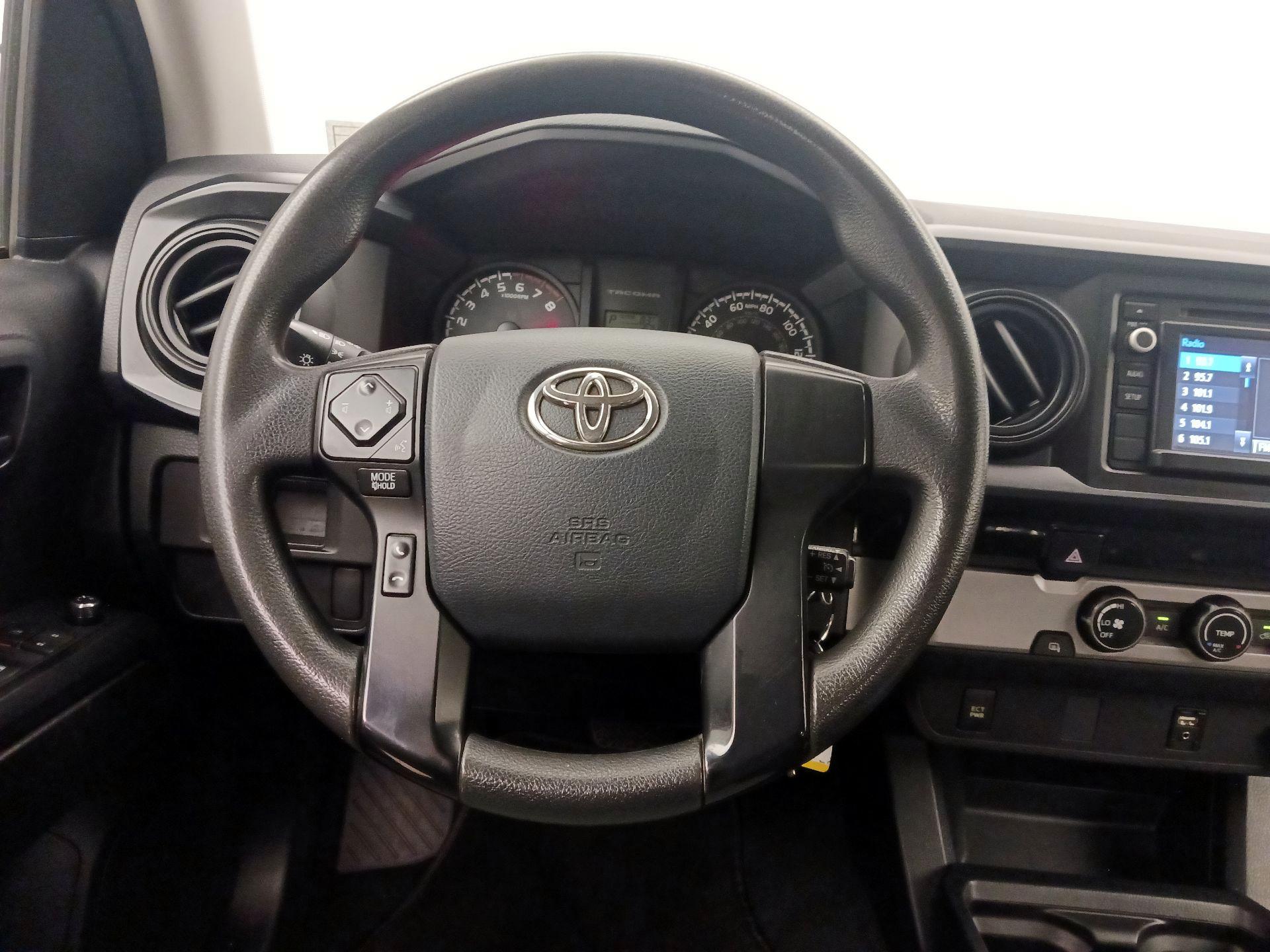 Thumbnail: 2017 Toyota Tacoma - 10
