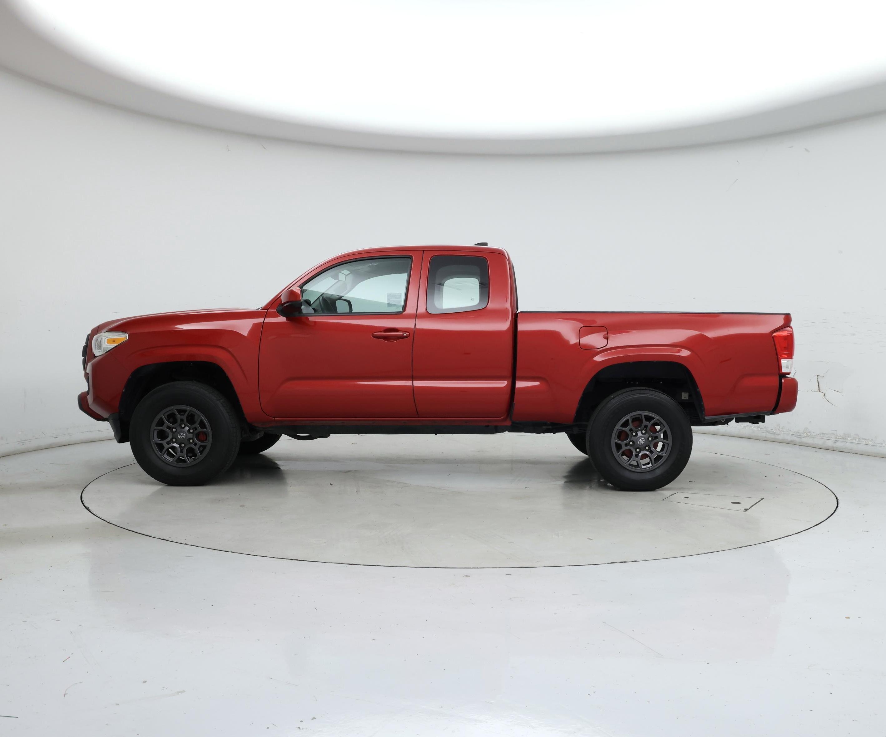 Thumbnail: 2017 Toyota Tacoma - 3
