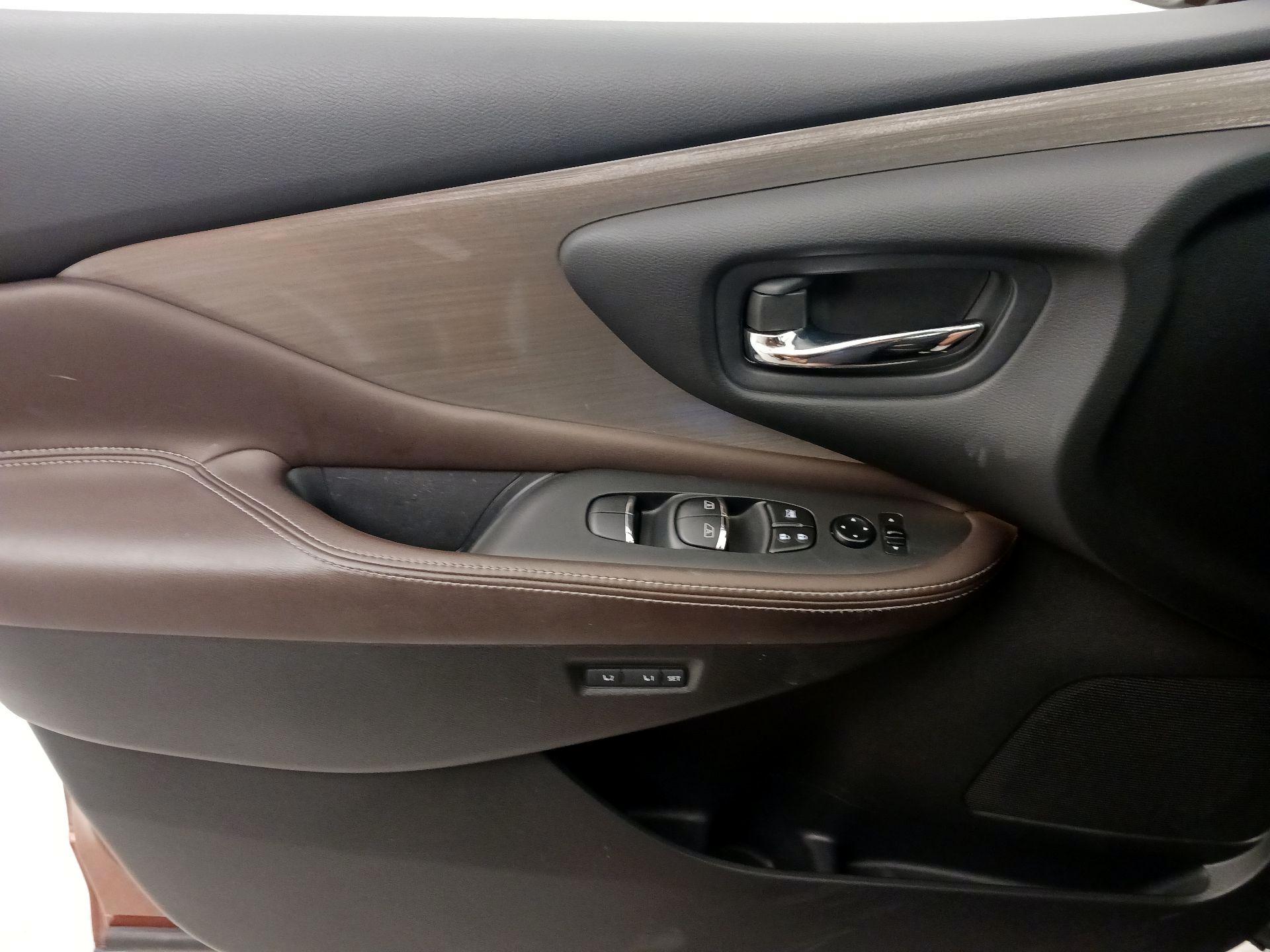 Thumbnail: 2015 Nissan Murano - 12