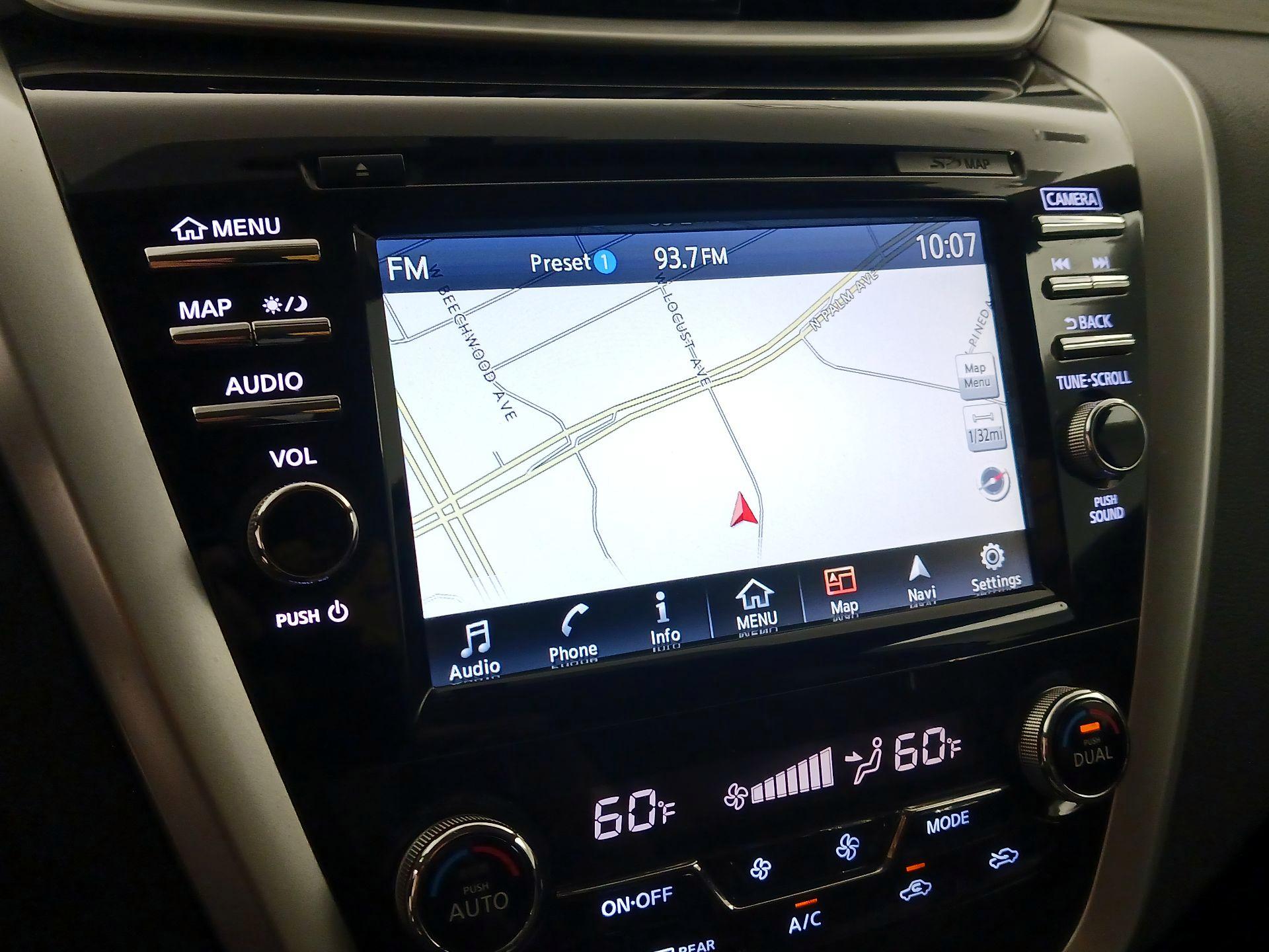 Thumbnail: 2015 Nissan Murano - 14