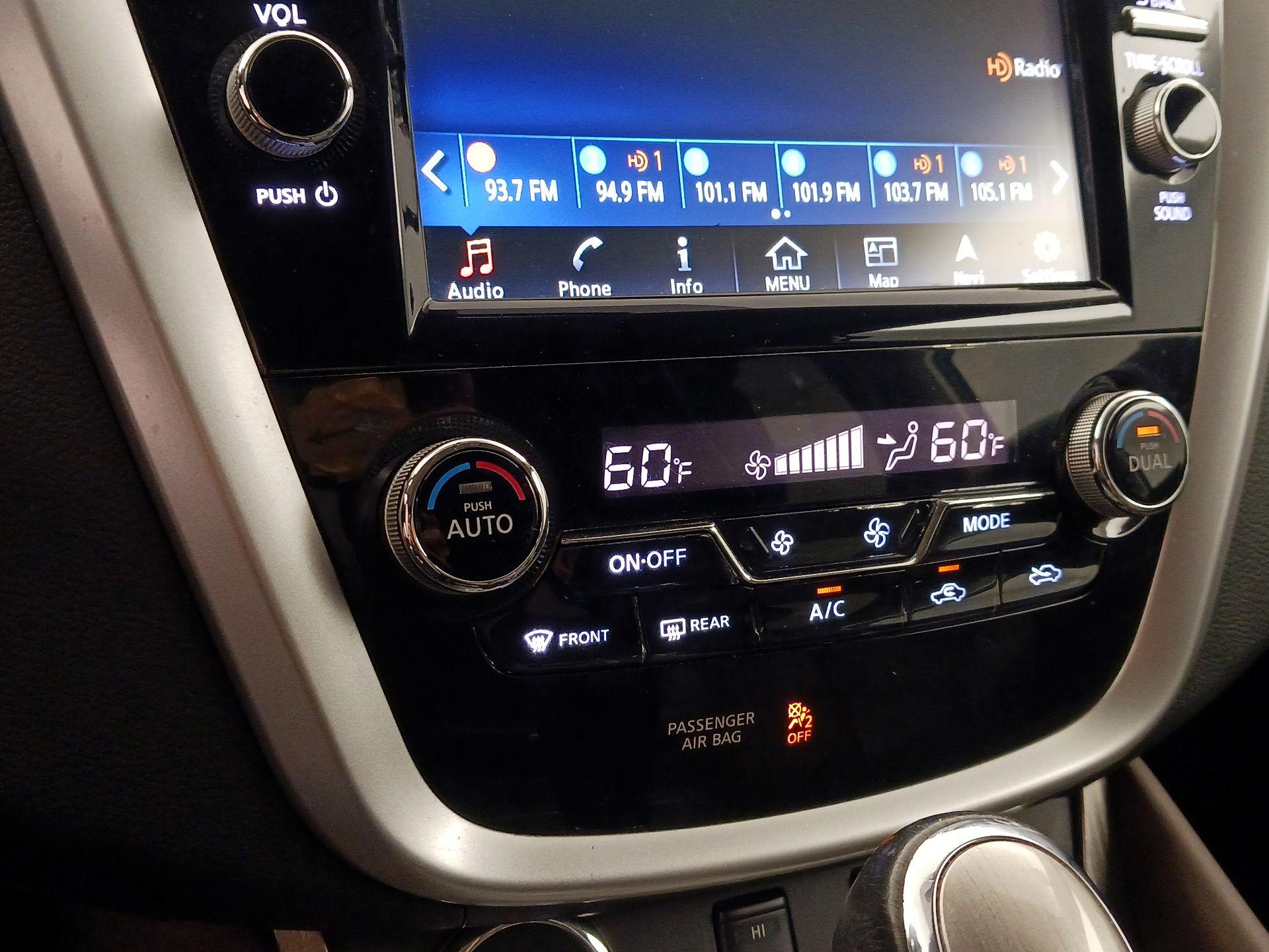 Thumbnail: 2015 Nissan Murano - 17