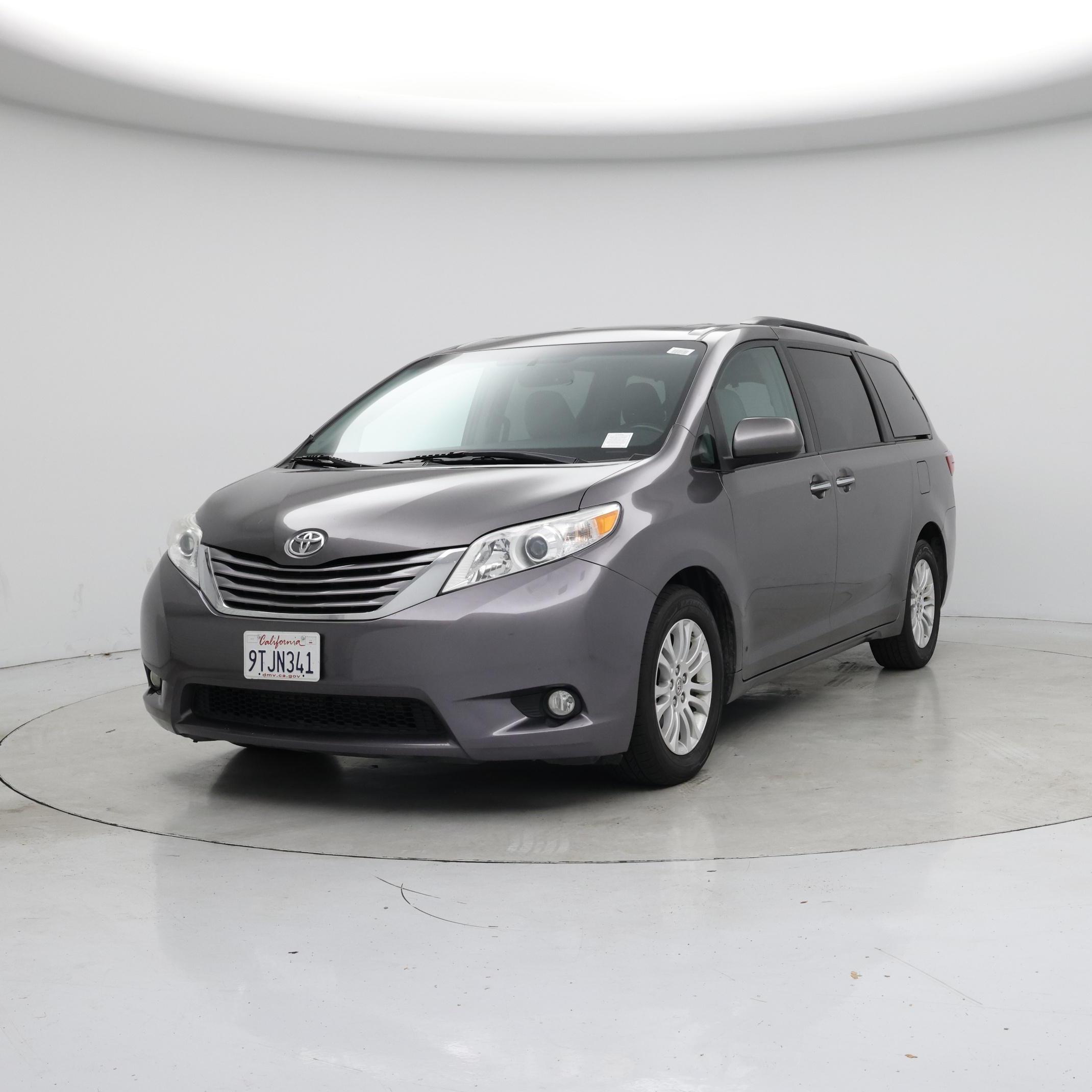 Thumbnail: 2017 Toyota Sienna - 4