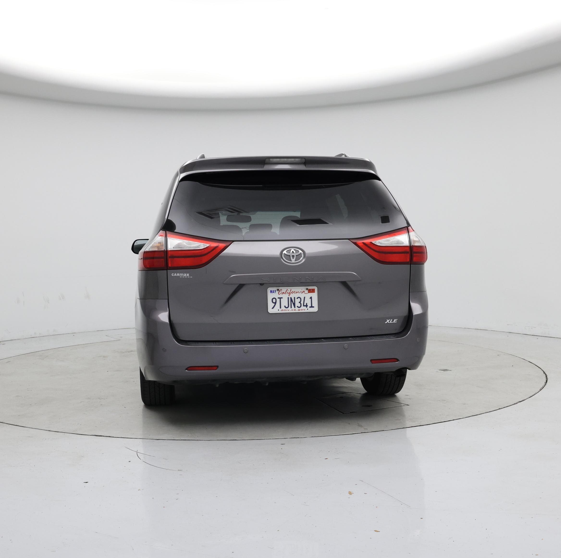 Thumbnail: 2017 Toyota Sienna - 6