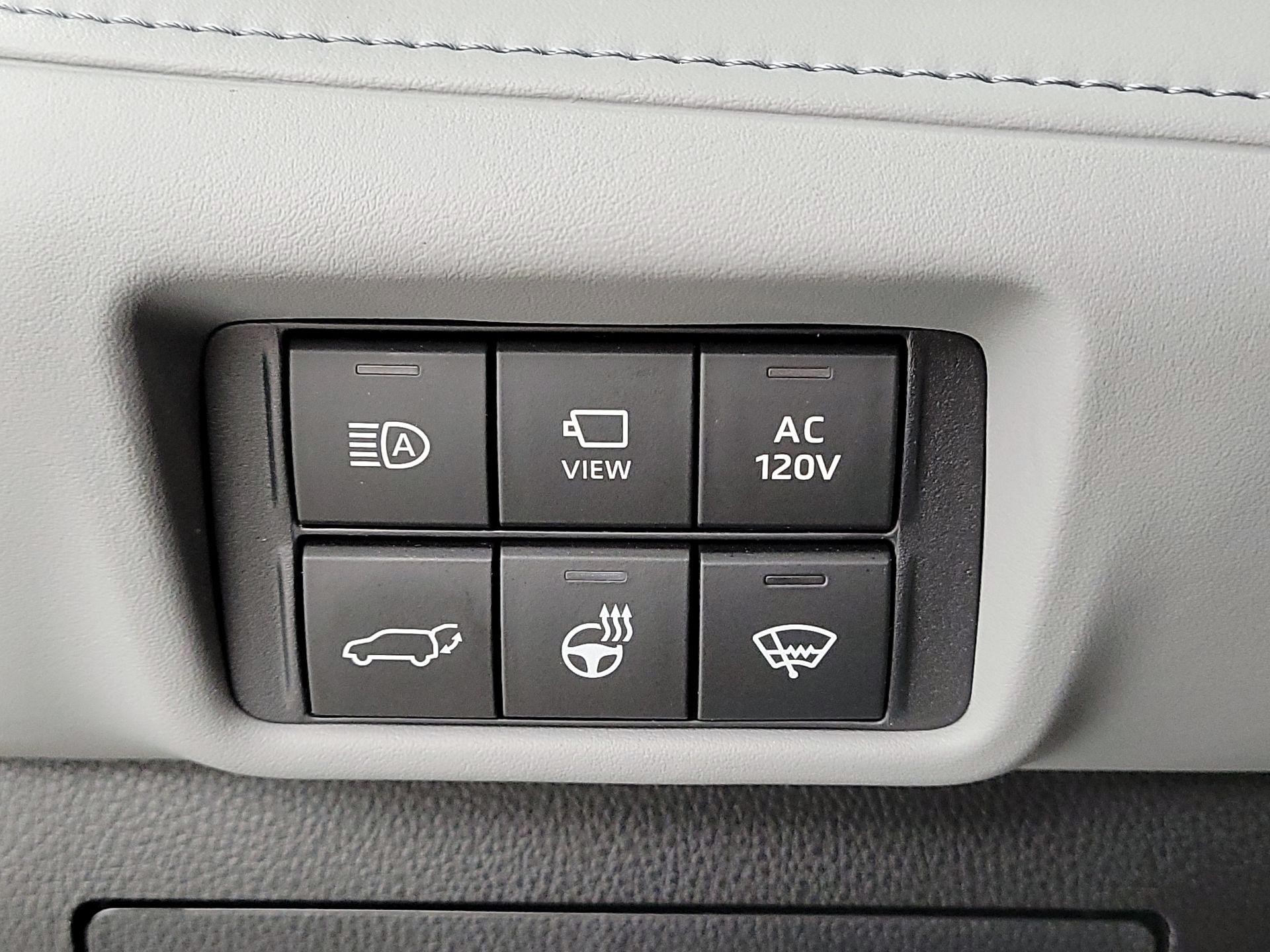 Thumbnail: 2022 Toyota Highlander - 13