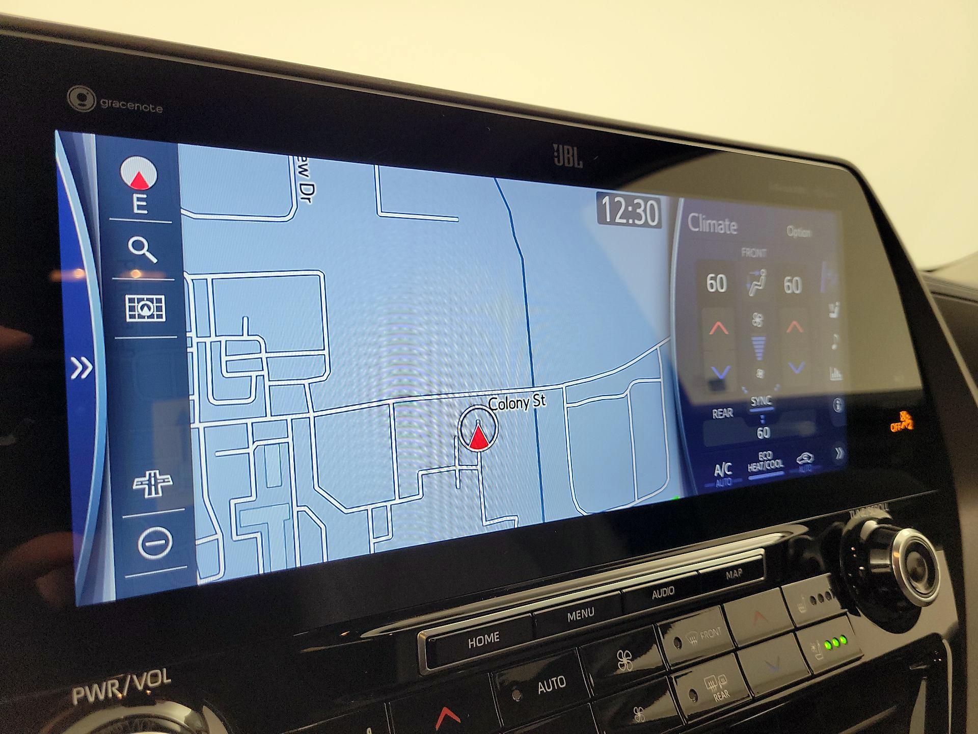 Thumbnail: 2022 Toyota Highlander - 14