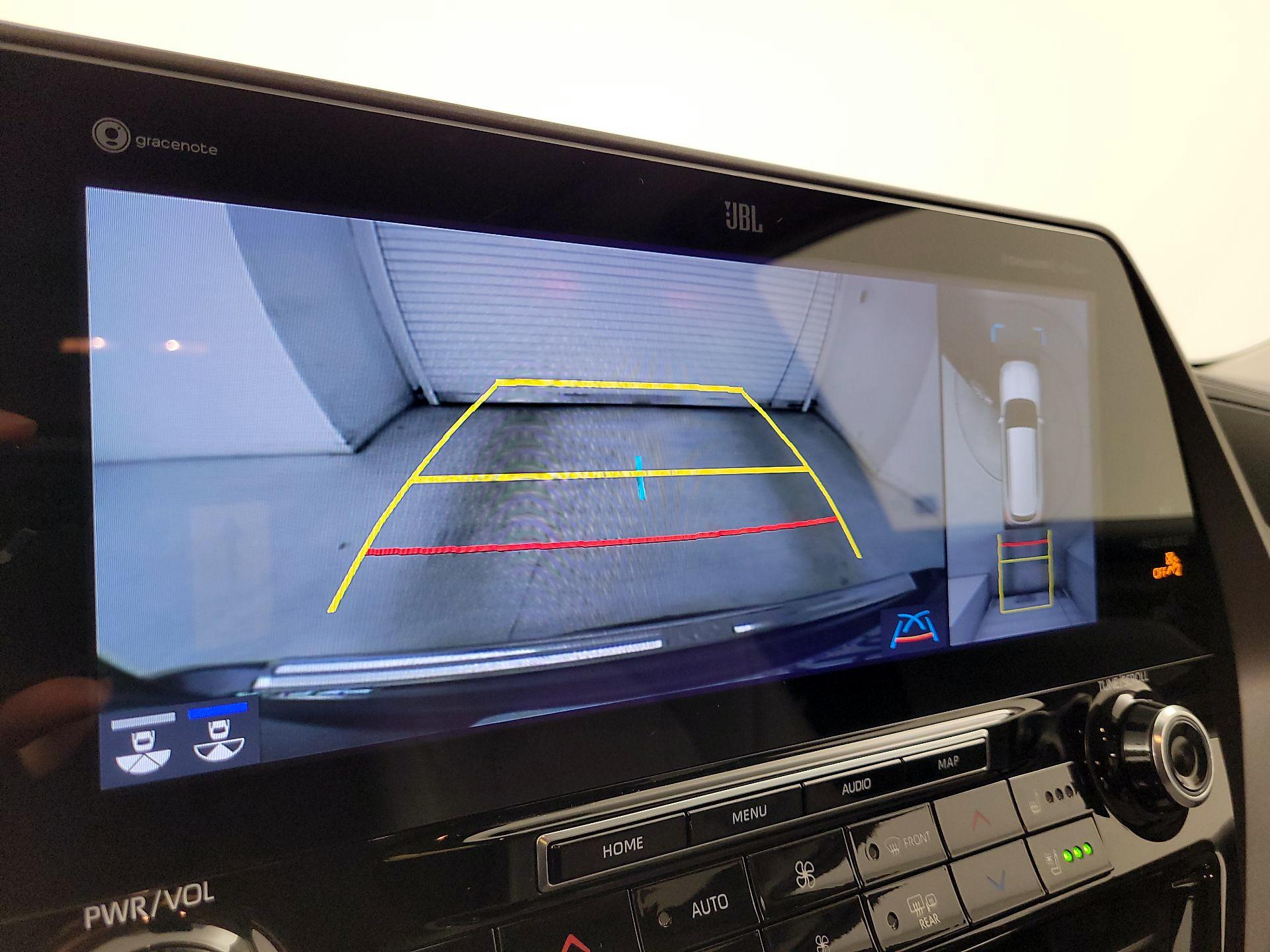 Thumbnail: 2022 Toyota Highlander - 15