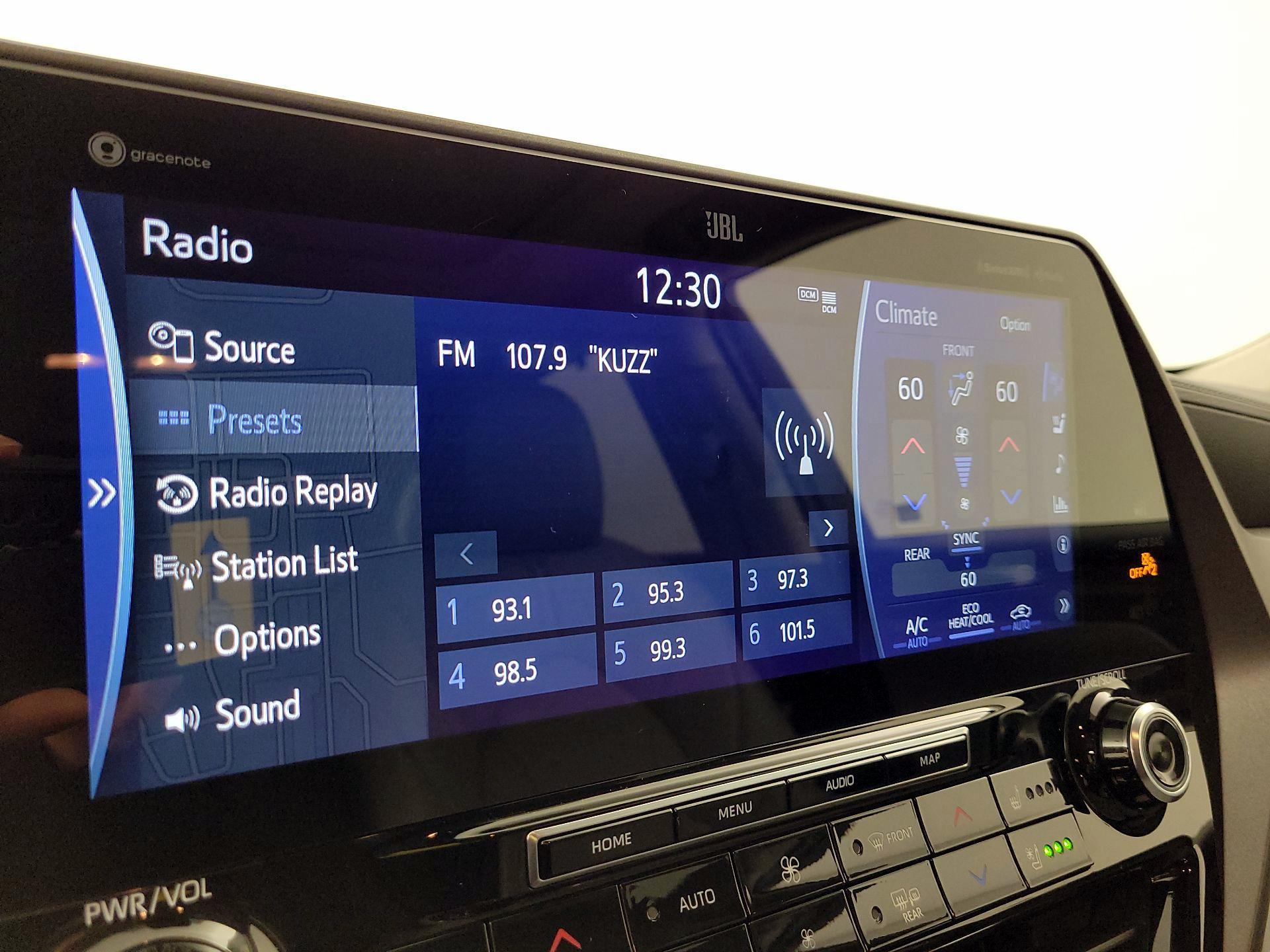 Thumbnail: 2022 Toyota Highlander - 16