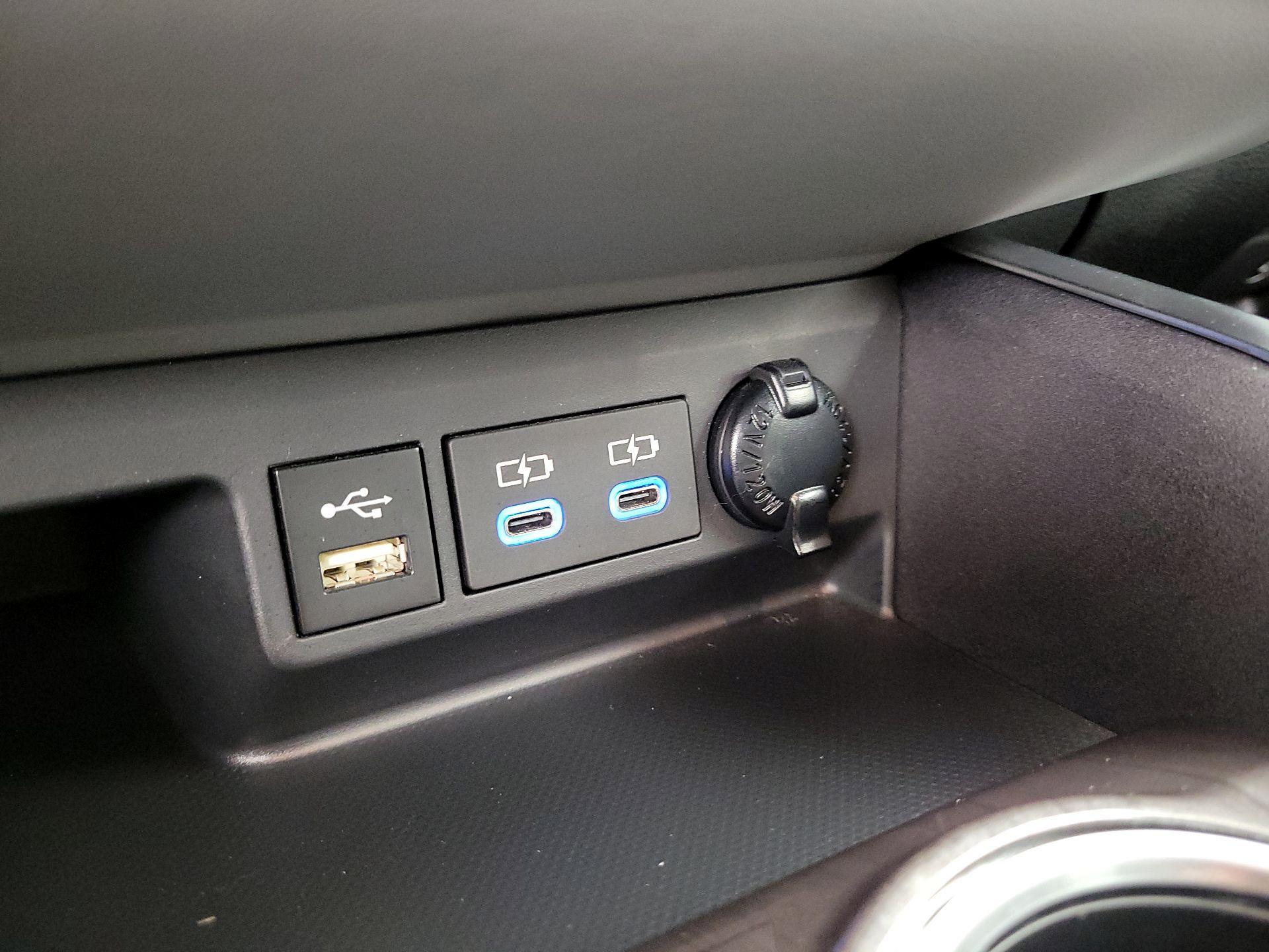 Thumbnail: 2022 Toyota Highlander - 19