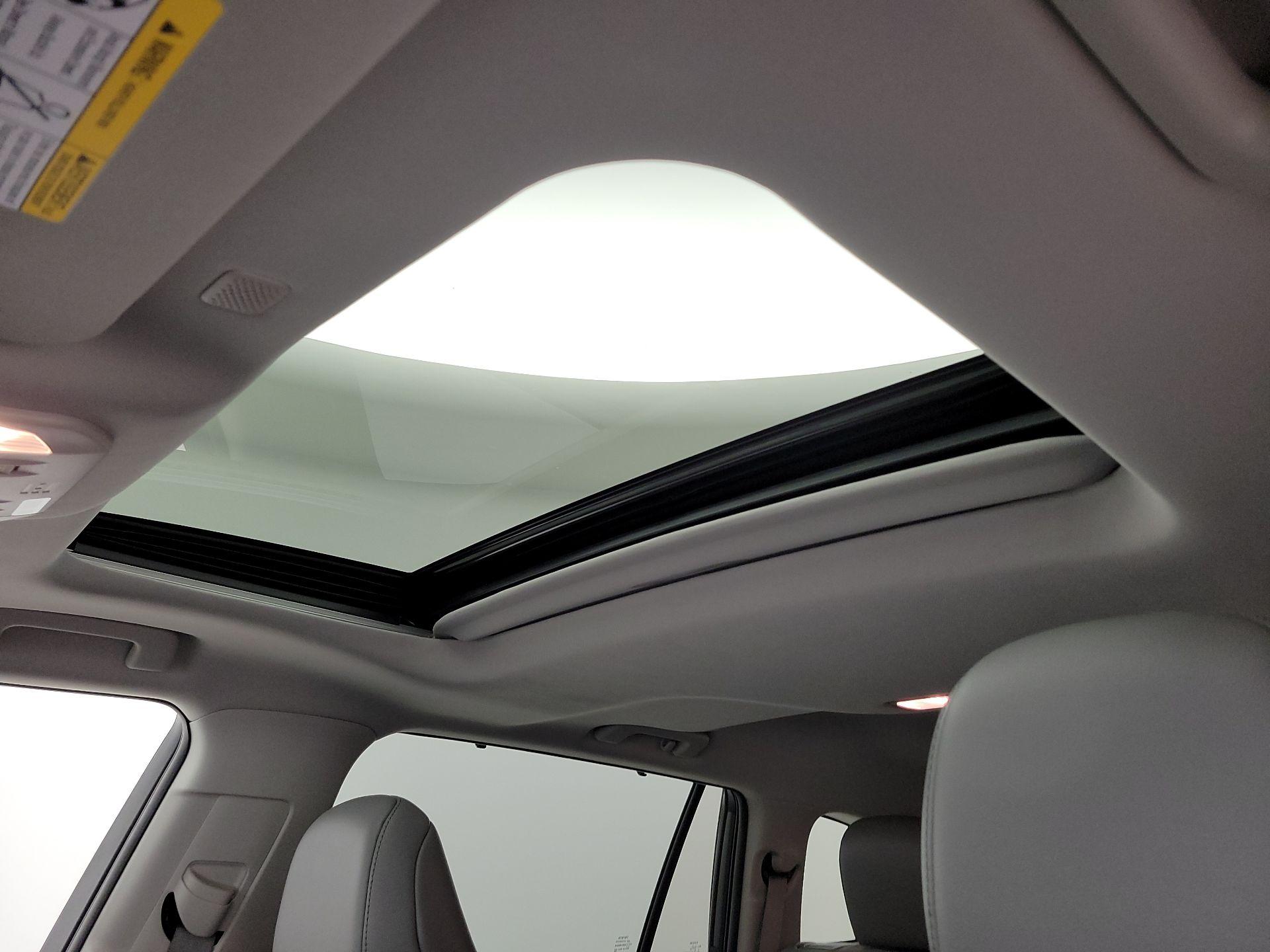 Thumbnail: 2022 Toyota Highlander - 20