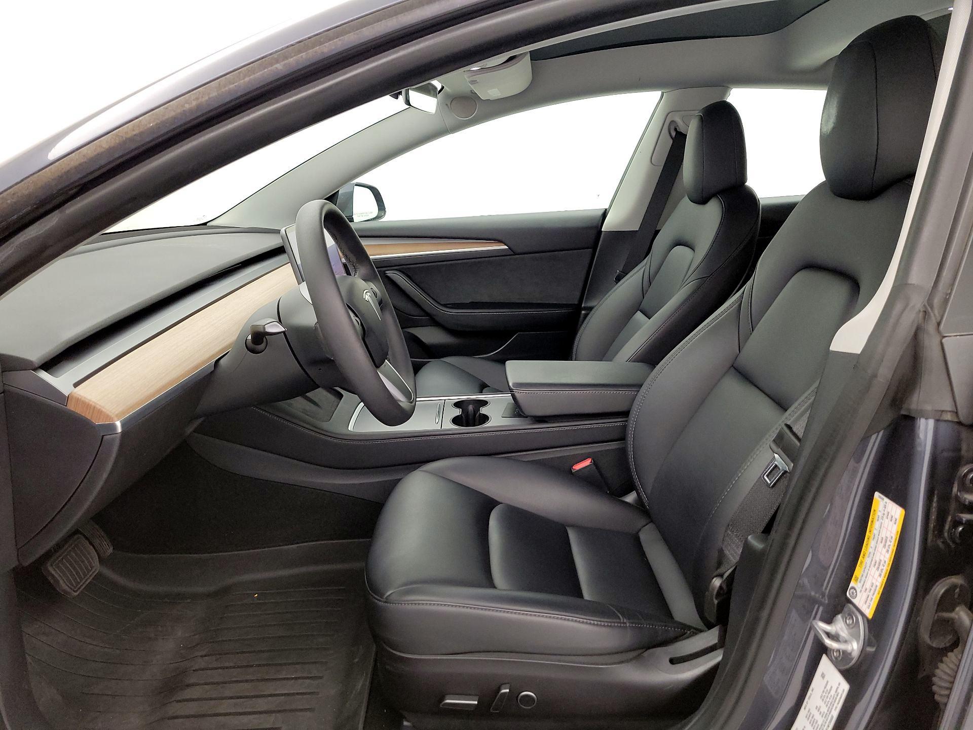 Thumbnail: 2022 Tesla Model 3 - 11