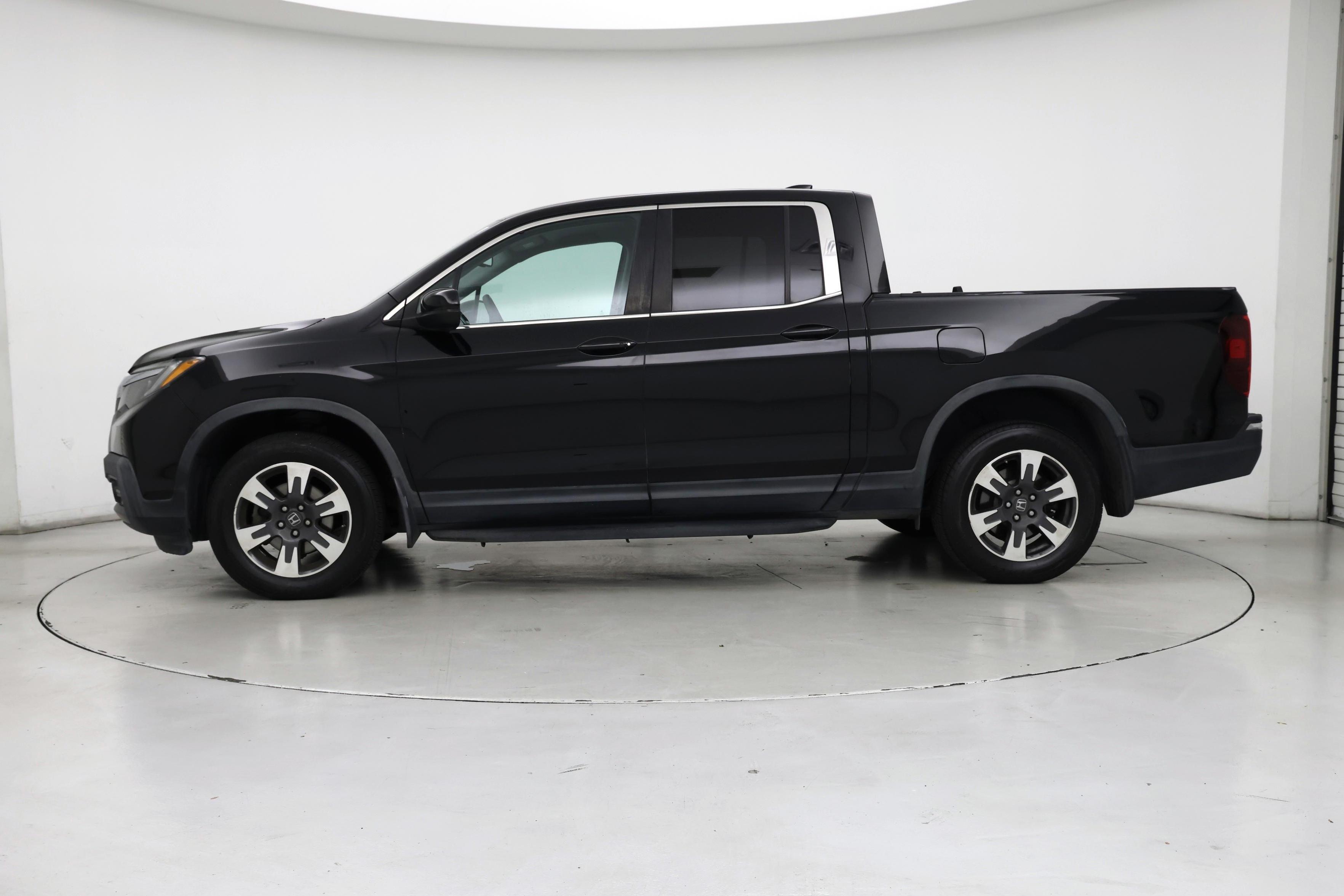 Thumbnail: 2017 Honda Ridgeline - 3