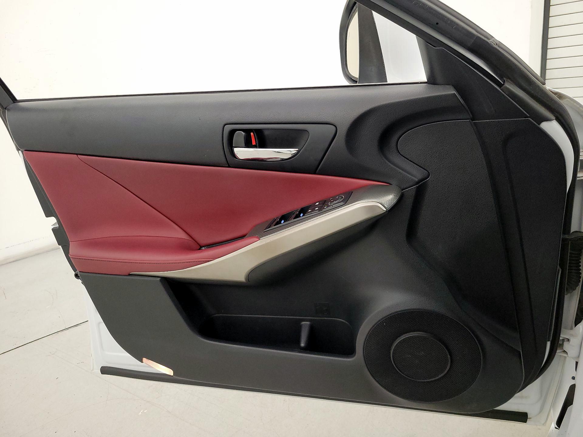 Thumbnail: 2015 Lexus IS - 12