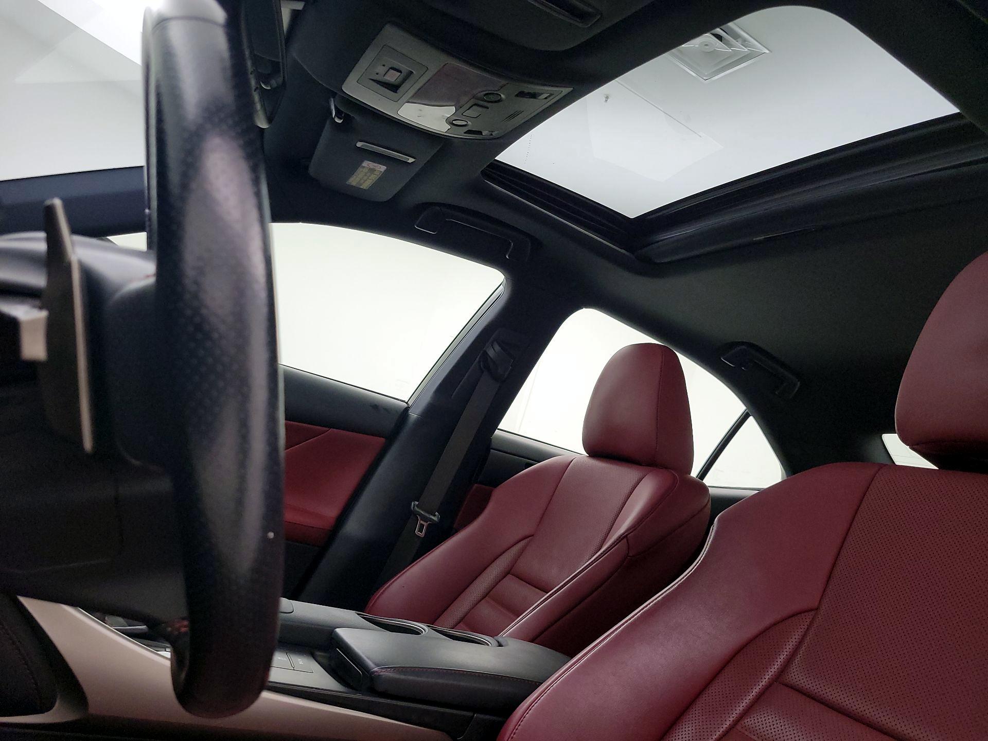 Thumbnail: 2015 Lexus IS - 20