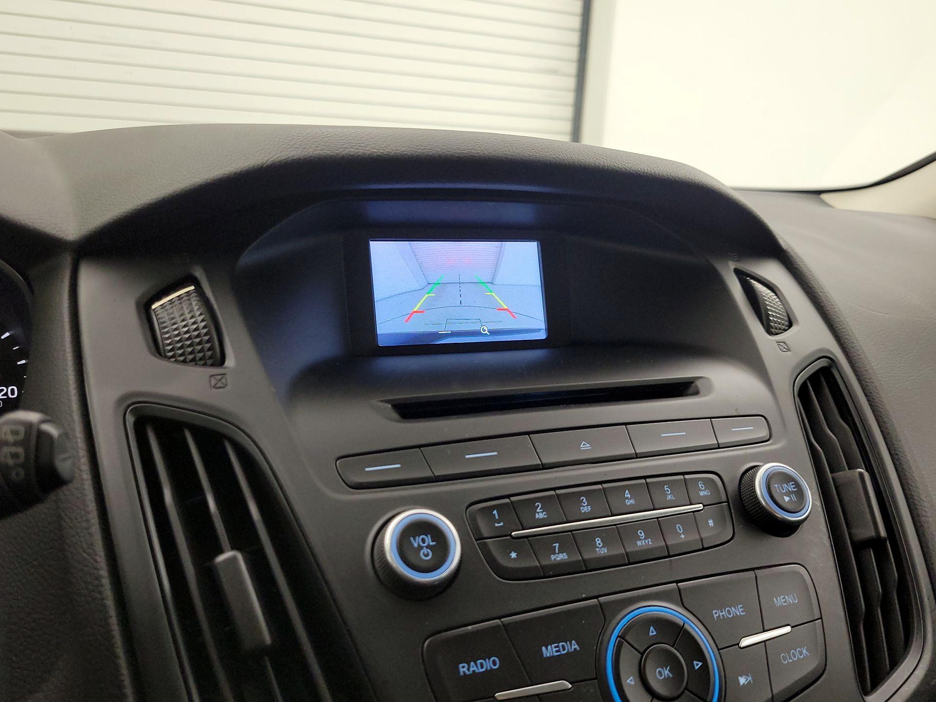 Thumbnail: 2016 Ford Focus - 14