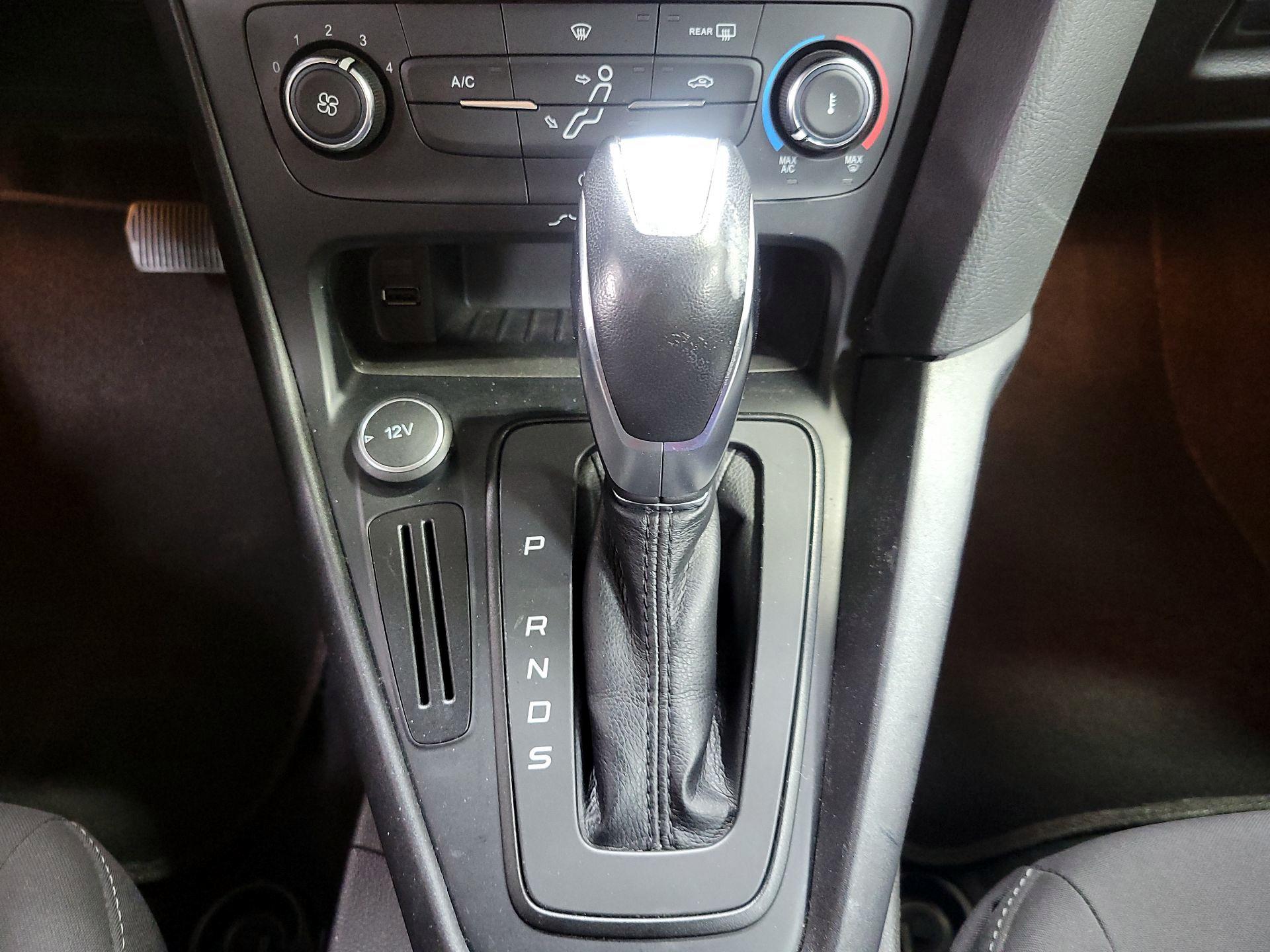 Thumbnail: 2016 Ford Focus - 17