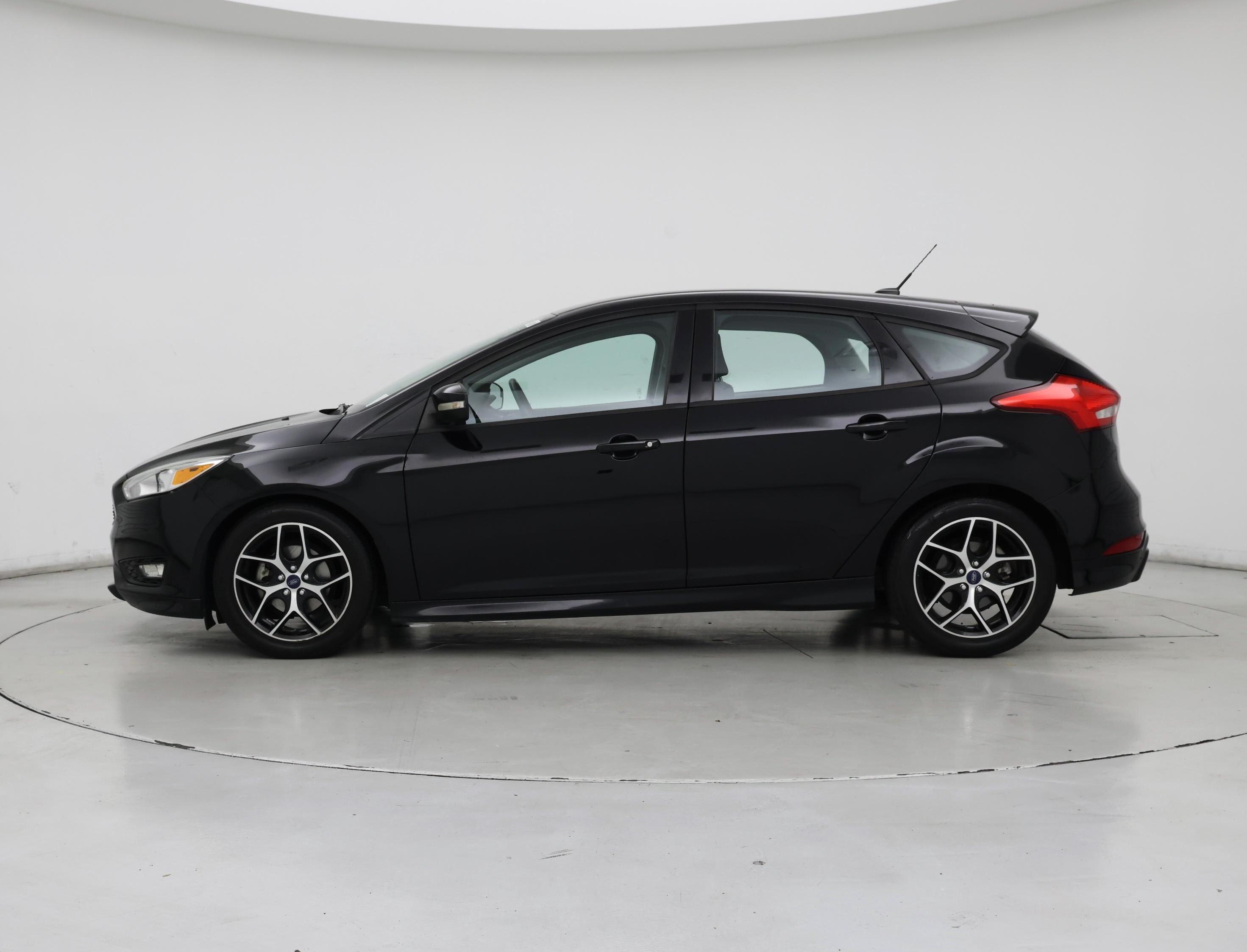 Thumbnail: 2016 Ford Focus - 3