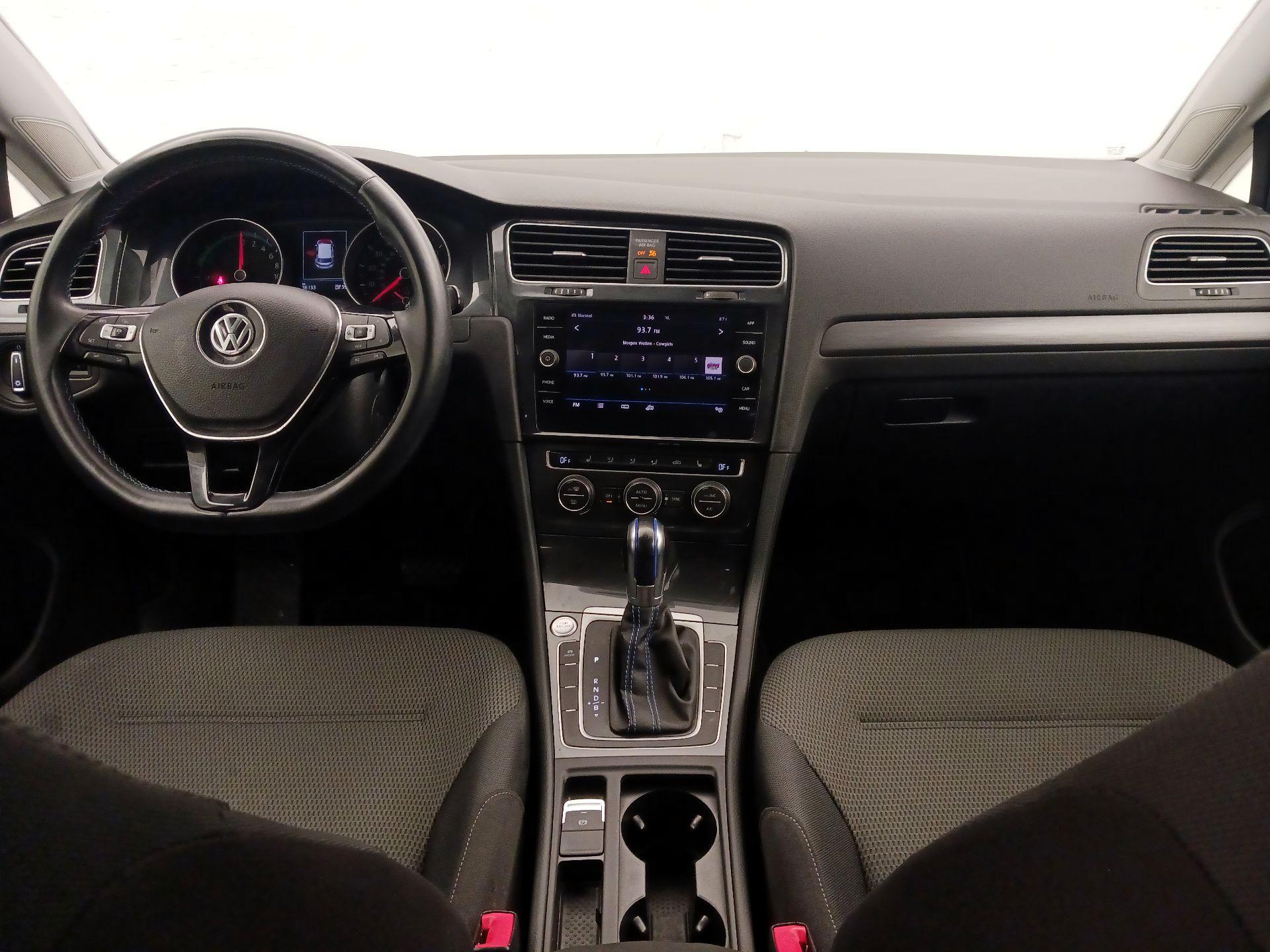 Thumbnail: 2019 Volkswagen e-Golf - 9