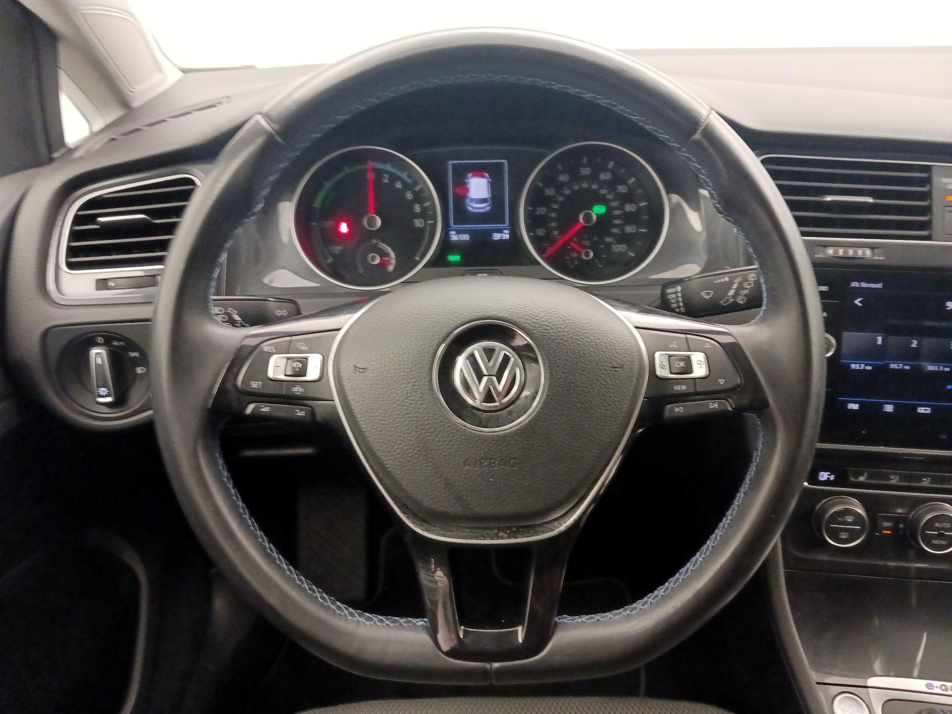 Thumbnail: 2019 Volkswagen e-Golf - 10