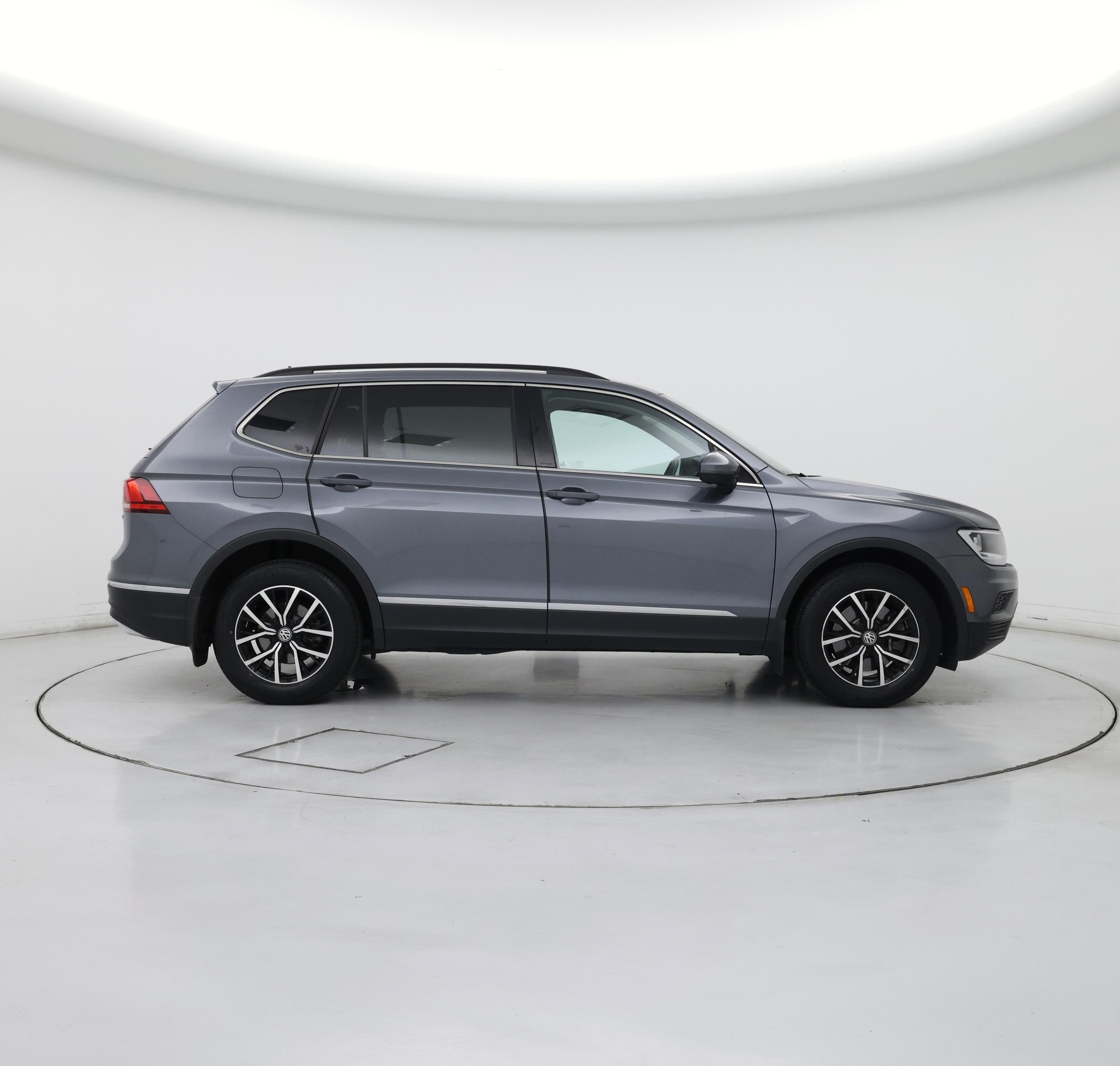 Thumbnail: 2021 Volkswagen Tiguan - 7
