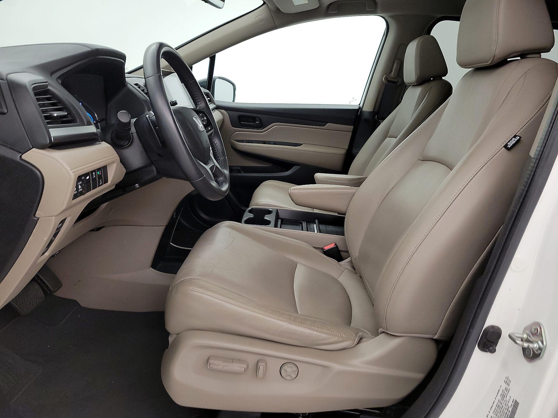 Thumbnail: 2019 Honda Odyssey - 11