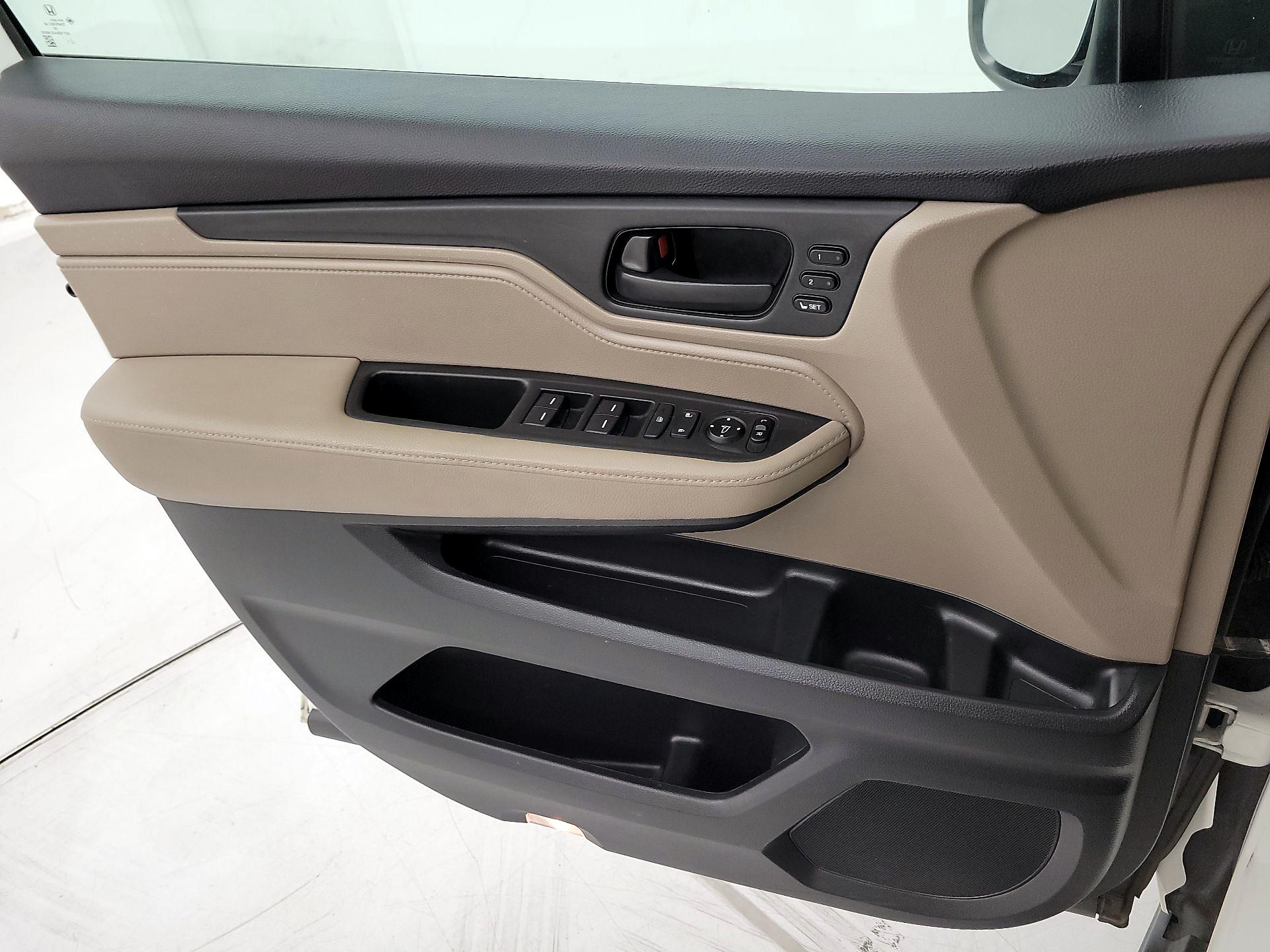 Thumbnail: 2019 Honda Odyssey - 12