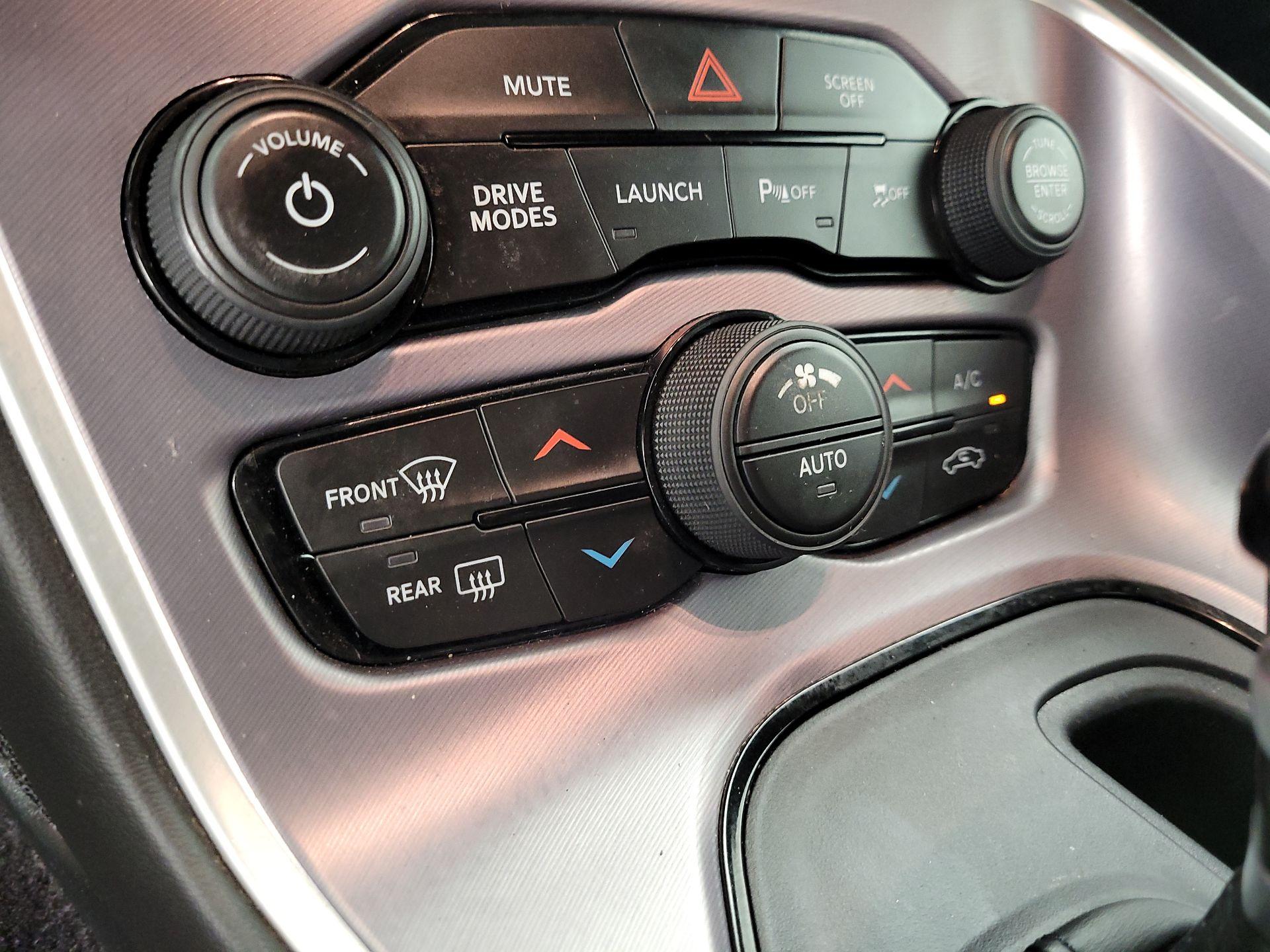 Thumbnail: 2019 Dodge Challenger - 16