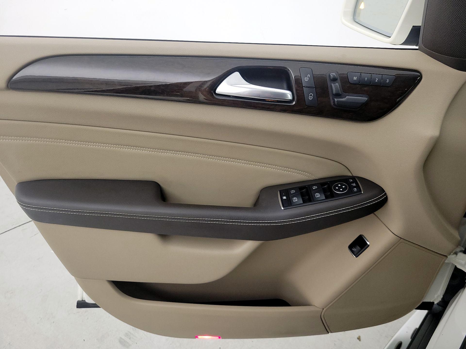 Thumbnail: 2014 Mercedes-Benz M-Class - 12