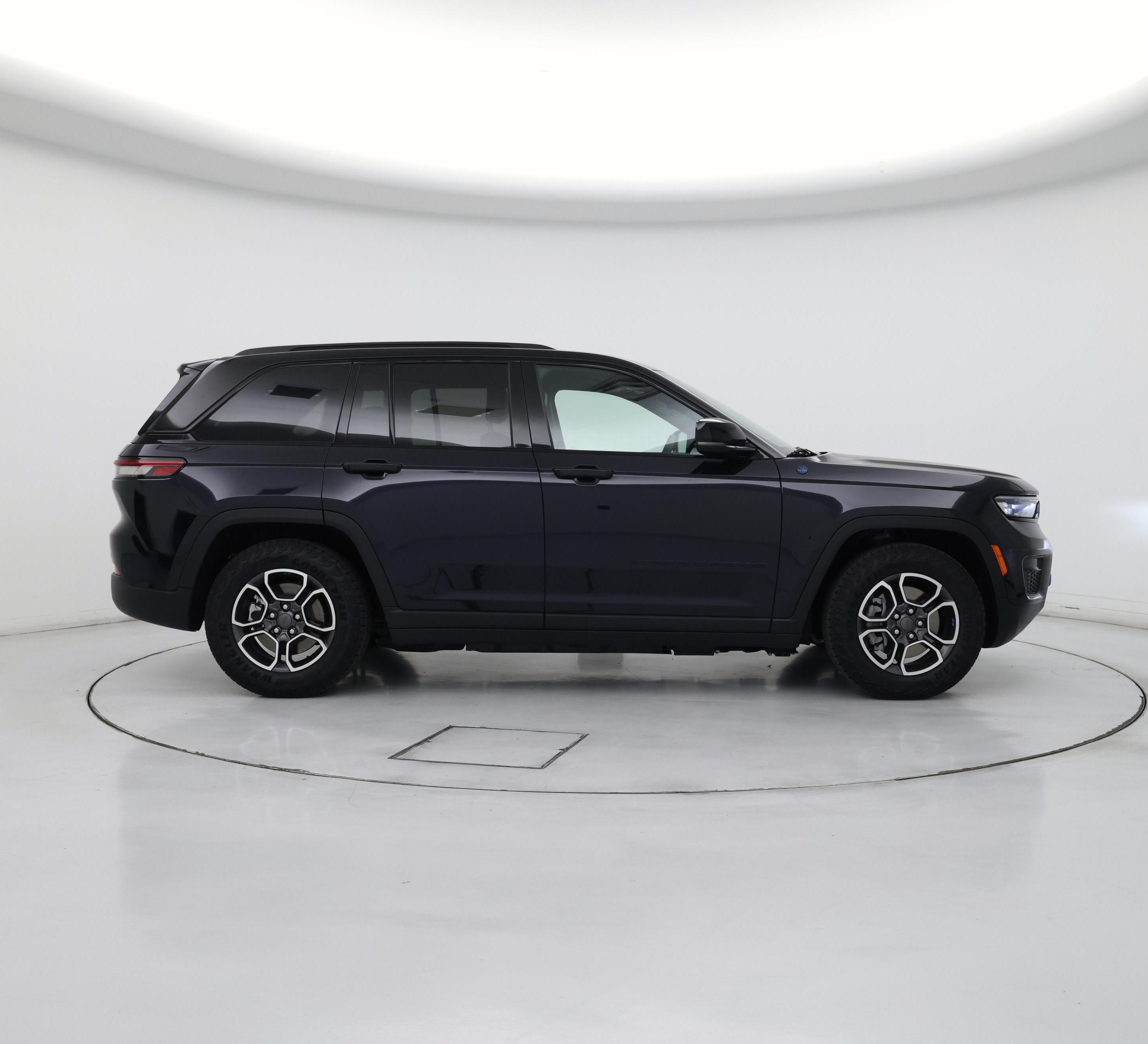 Thumbnail: 2023 Jeep Grand Cherokee - 7