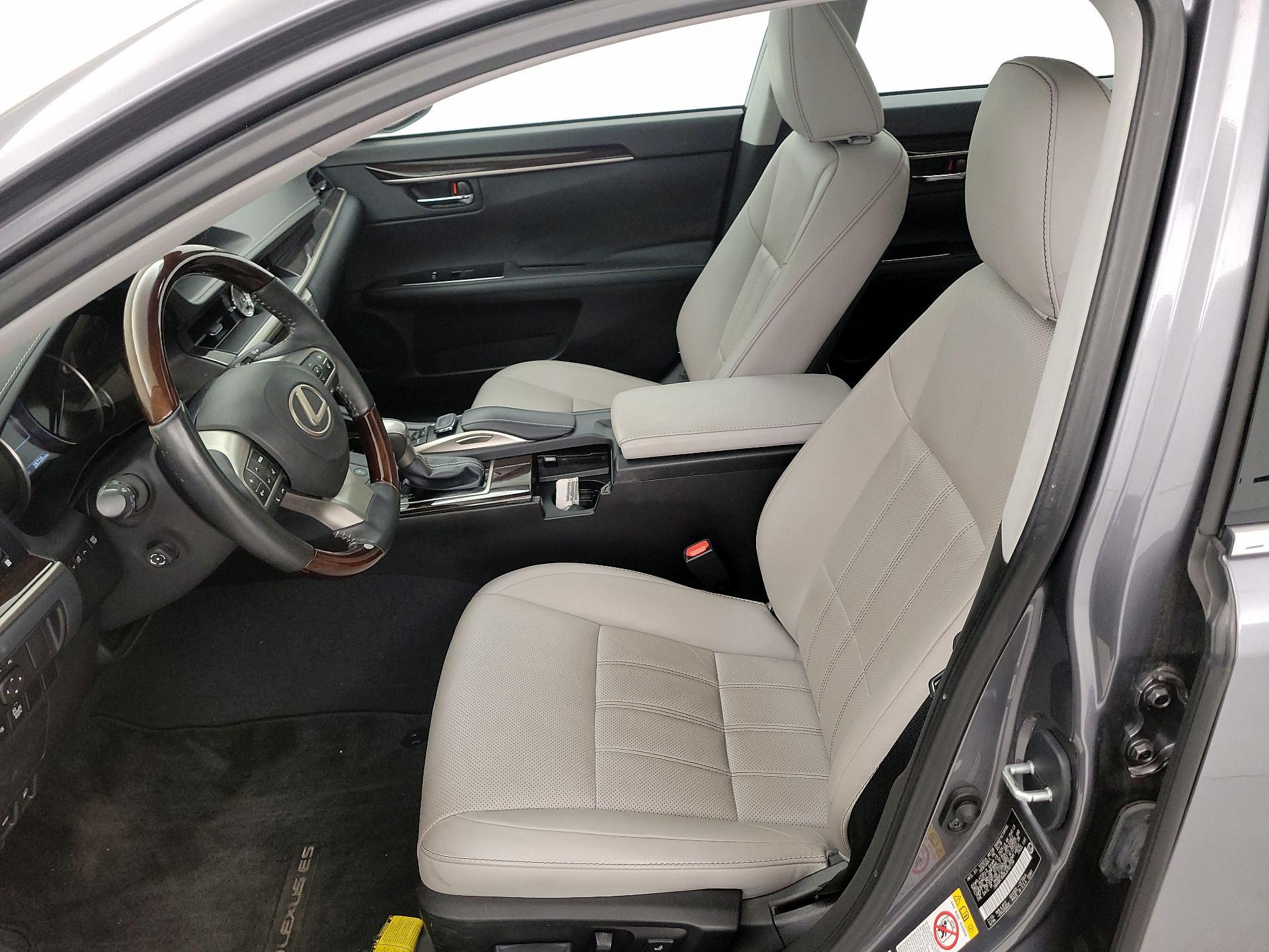 Thumbnail: 2018 Lexus ES - 11