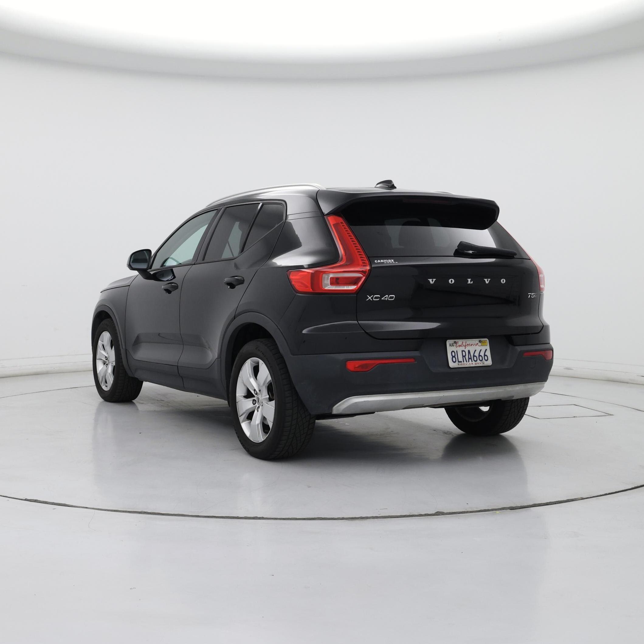 Thumbnail: 2019 Volvo XC40 - 2