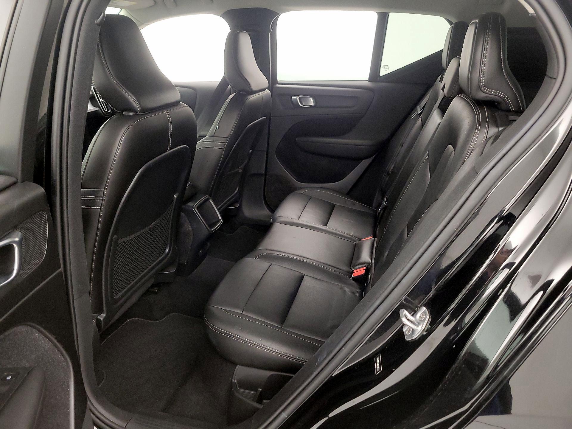 Thumbnail: 2019 Volvo XC40 - 19