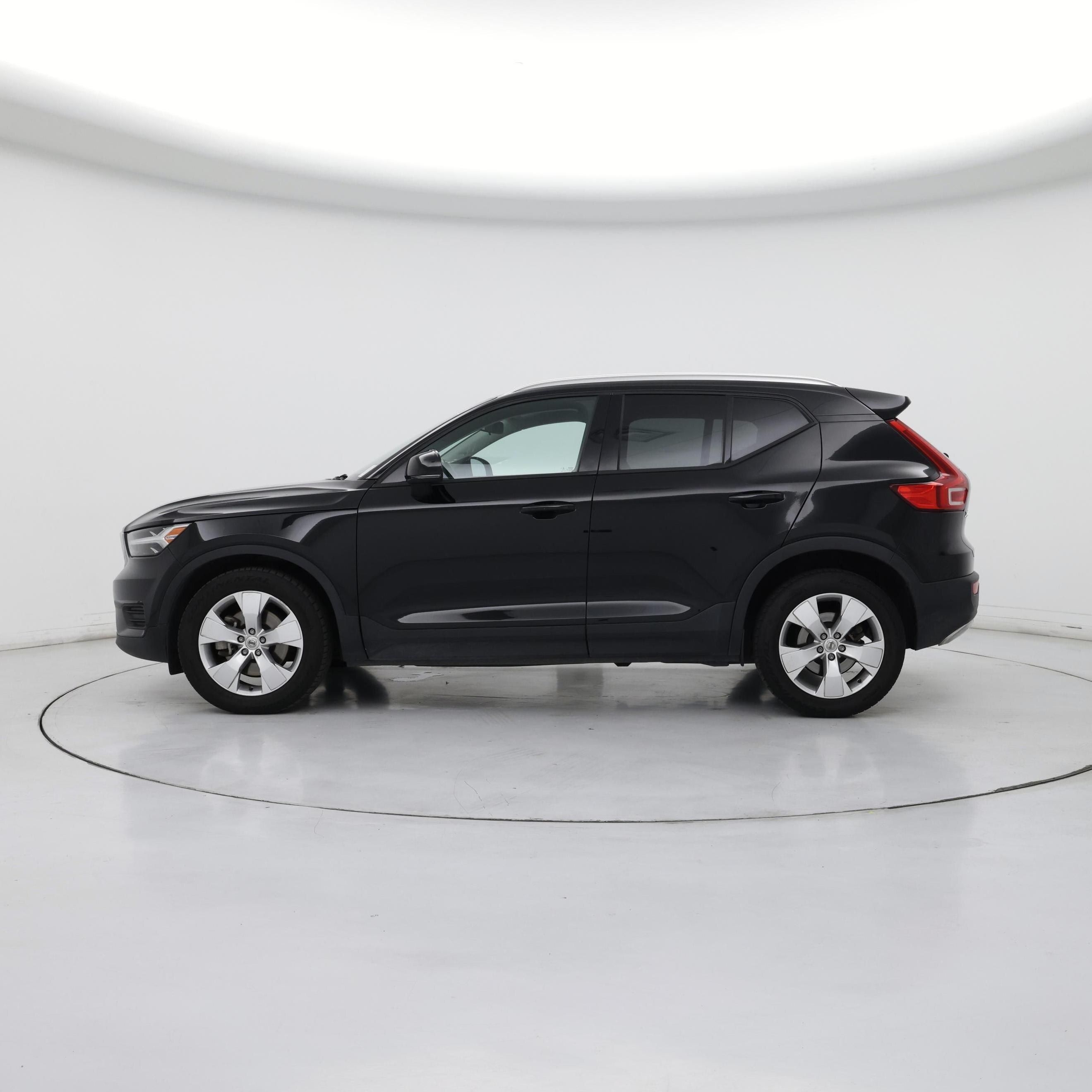 Thumbnail: 2019 Volvo XC40 - 3