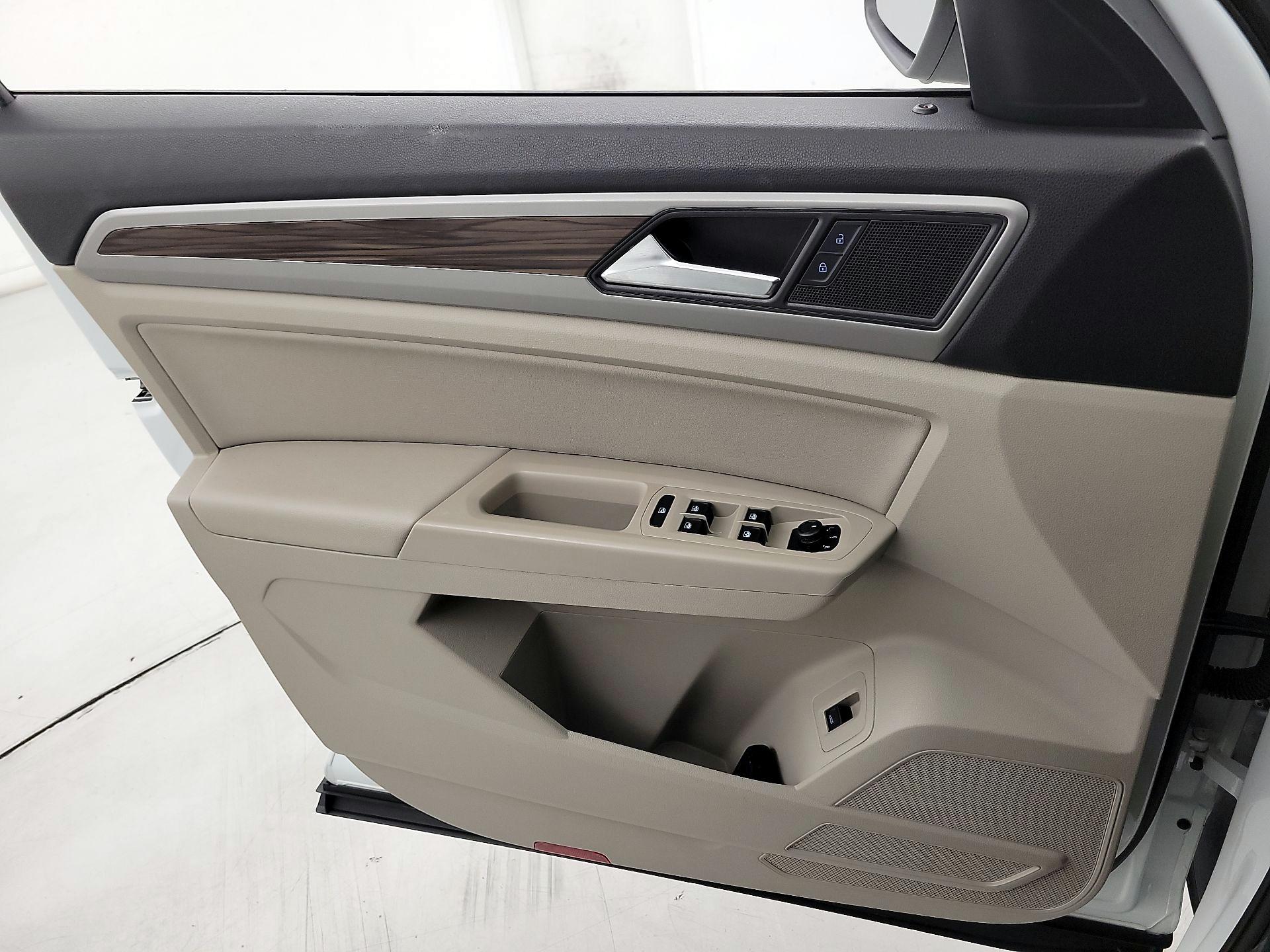 Thumbnail: 2021 Volkswagen Atlas - 12