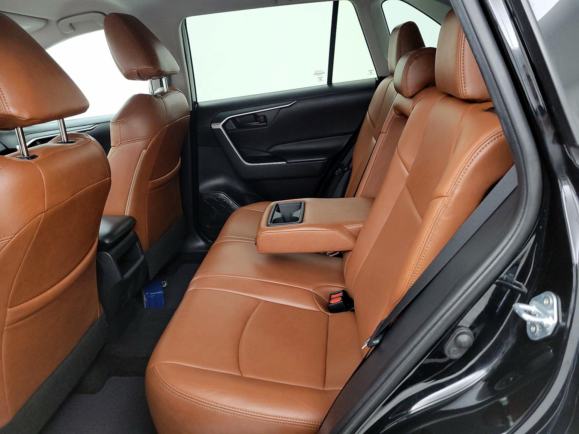 Thumbnail: 2020 Toyota RAV4 - 19