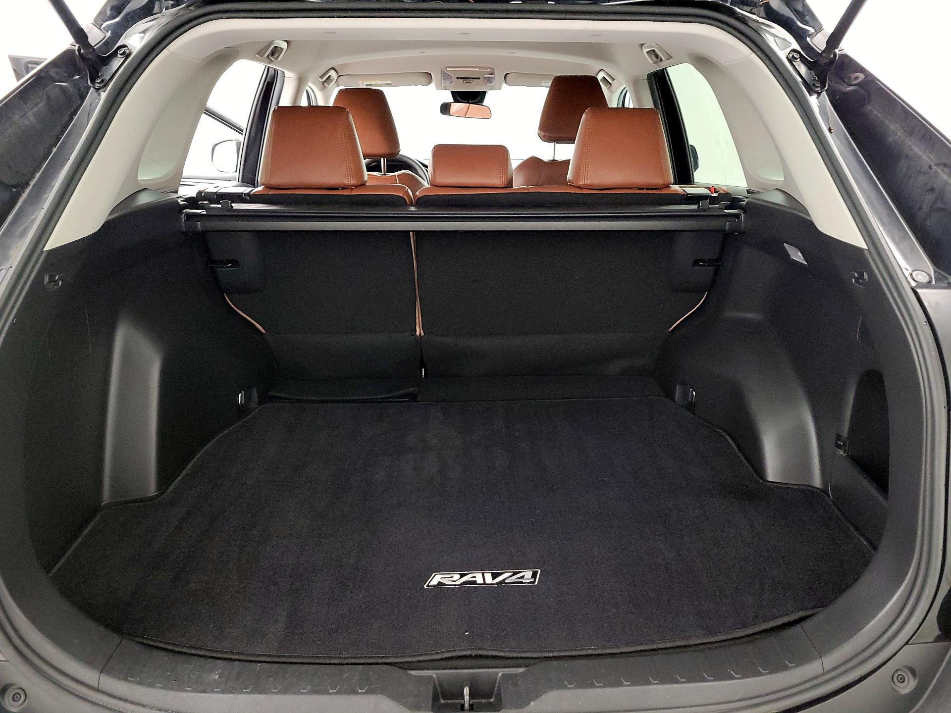 Thumbnail: 2020 Toyota RAV4 - 20