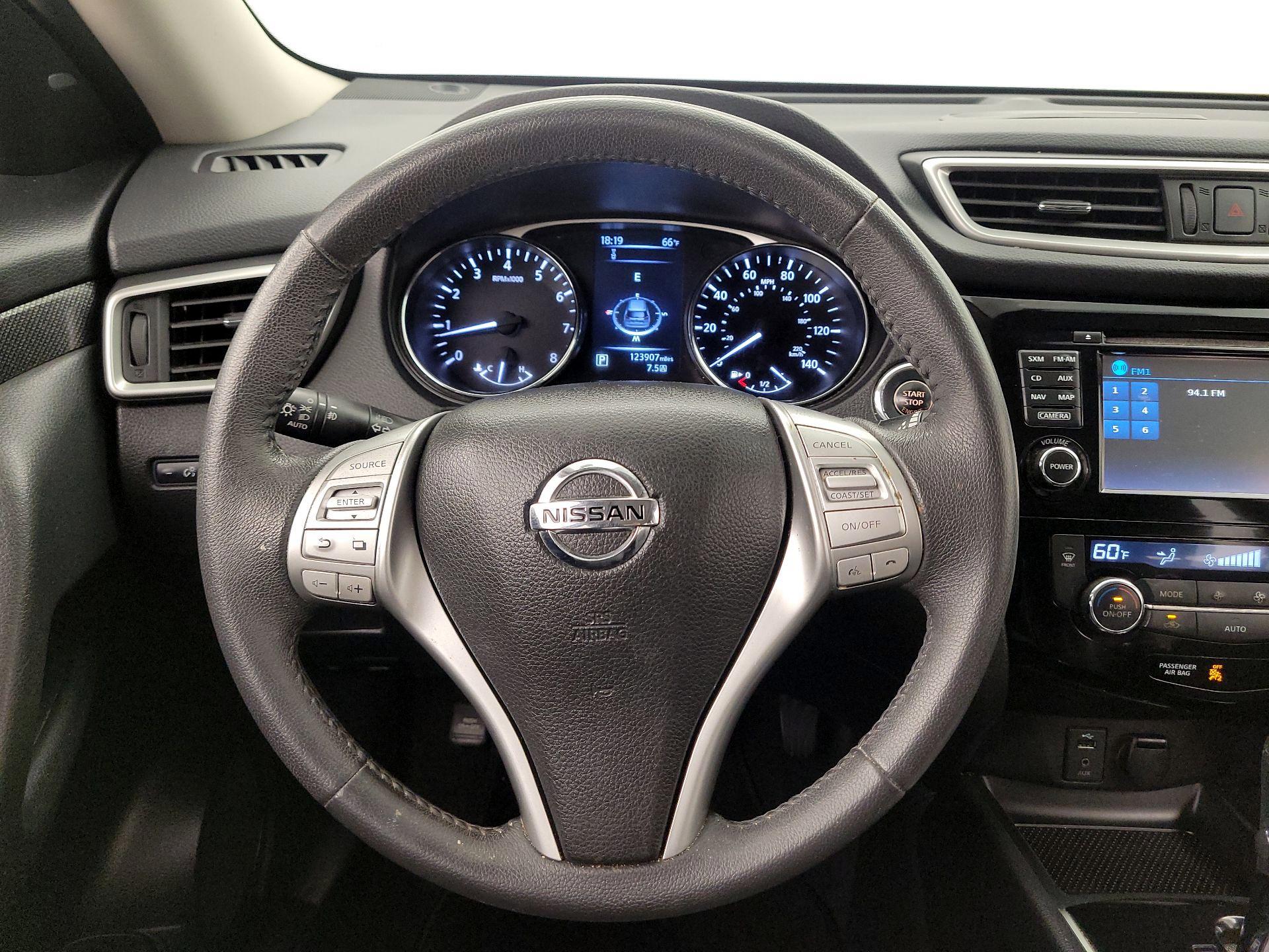 Thumbnail: 2016 Nissan Rogue - 10